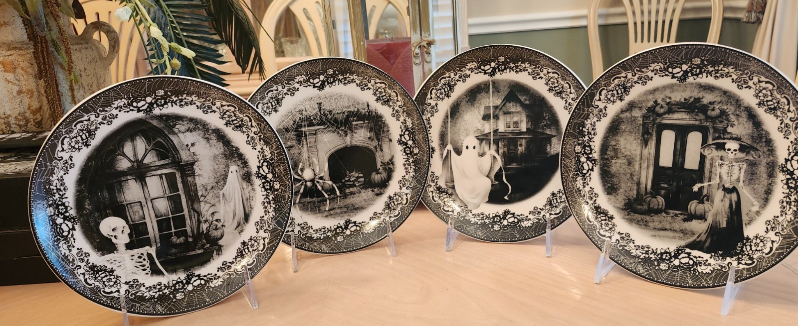EATON FINE DINING HALLOWEEN SPOOKY HOUSE 4 PLATE SET  APPETIZER  GHOST GOTHIC