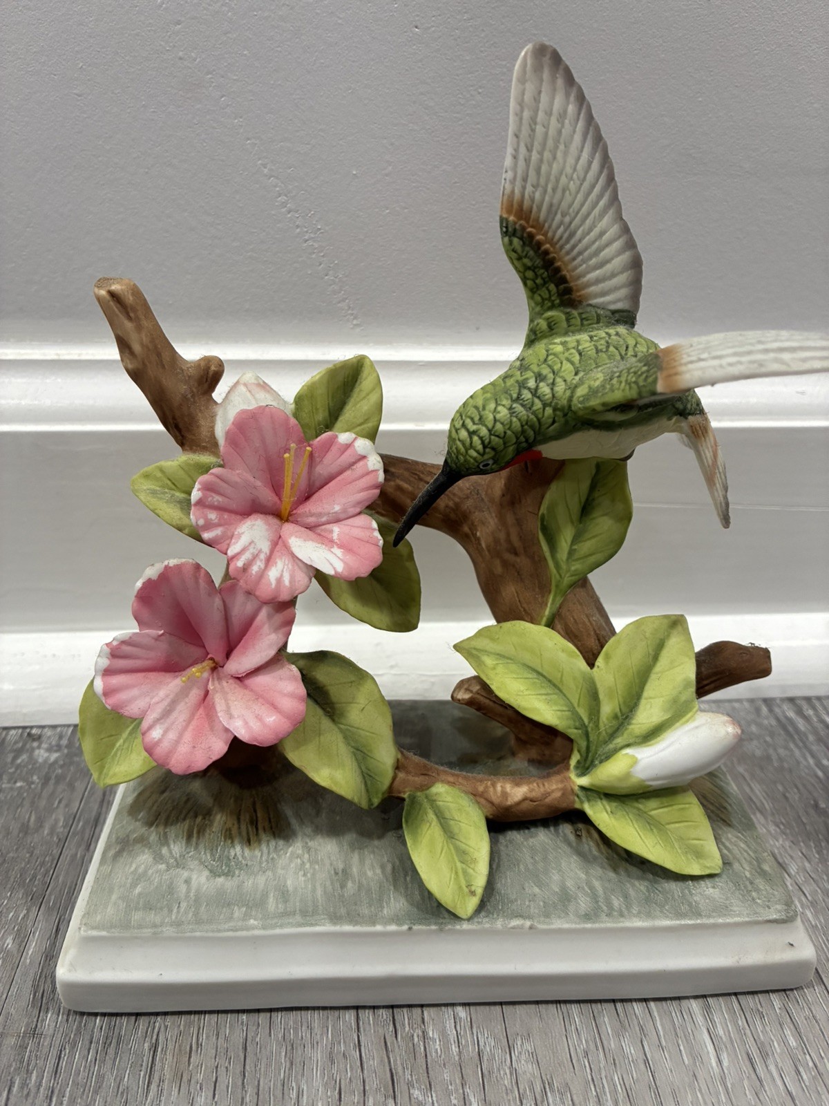 VTG 1985 Lefton Neat Egg Hummingbird Porcelain Hand Painted Figurine Decor 04994 VTG 1985 Lefton Neat Egg Hummingbird Porcelain Hand Painted Figurine Decor 04994