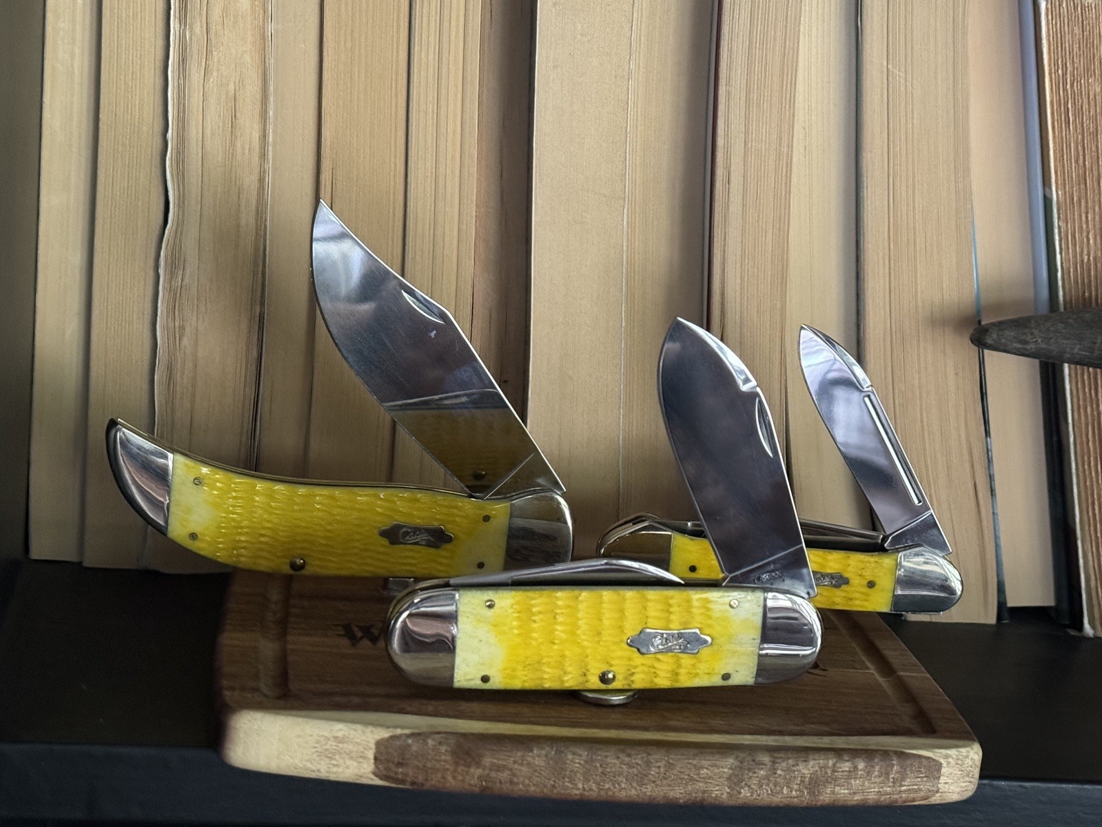 2007 Case XX Elephant Toe Bulldog Clasp and Gunboat Canoe 1/100 Yellow COMBO 🔥 2007 Case XX Elephant Toe Bulldog Clasp and Gunboat Canoe 1/100 Yellow COMBO 🔥