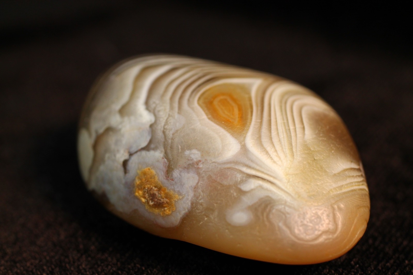 Fine Banded Rain Flower River Agate, Yangtze River, Nanjing, China Fine Banded Rain Flower River Agate, Yangtze River, Nanjing, China