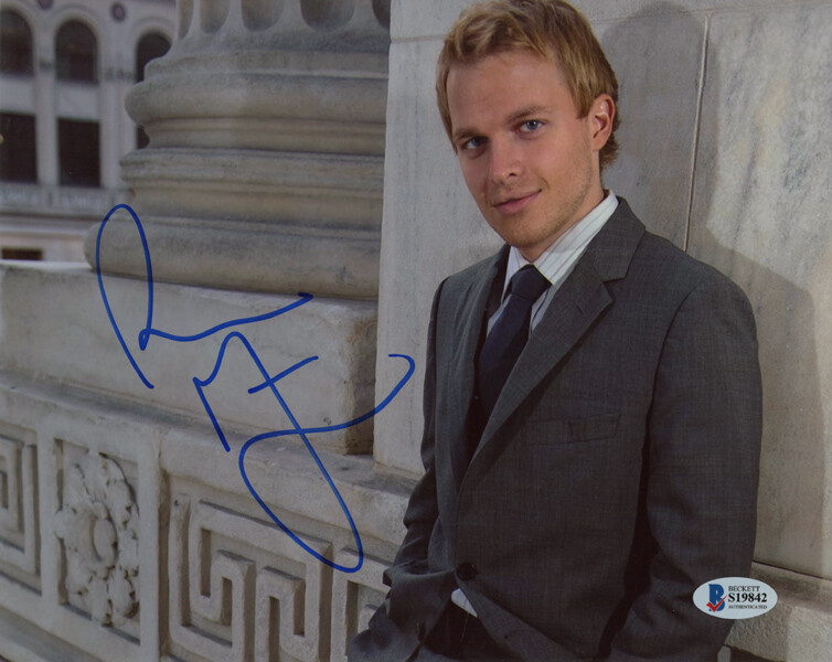 RONAN FARROW SIGNED AUTOGRAPHED 8x10 PHOTO MSNBC NEW YORKER PULITZER BECKETT BAS