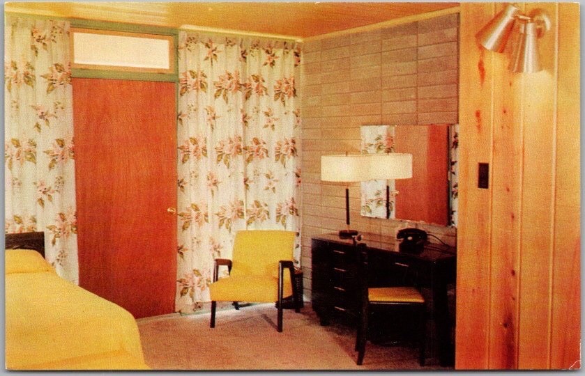 c1950s FULTON, Kentucky Postcard PARK TERRACE MOTEL Room Interior View / Unused