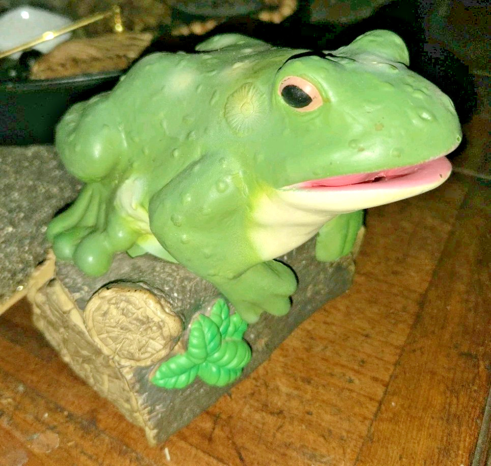 Vintage Gemmy Singing Frog Croaks Plays Spiders and Snakes RARE