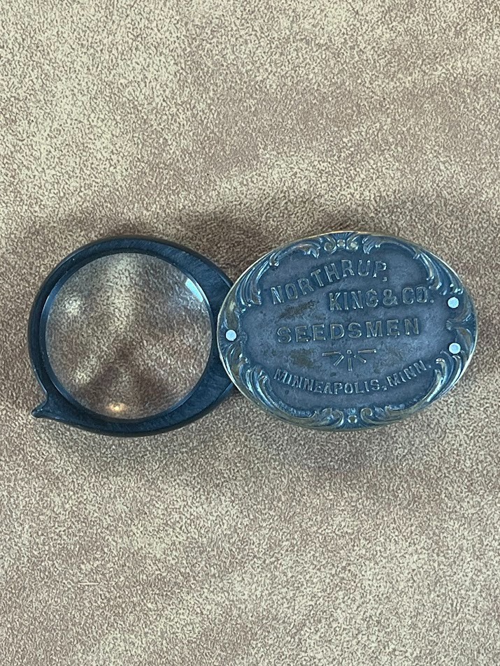 Vintage Northrup King & Co. Seedsman Tin/Case Magnifier Vintage Northrup King & Co. Seedsman Tin/Case Magnifier