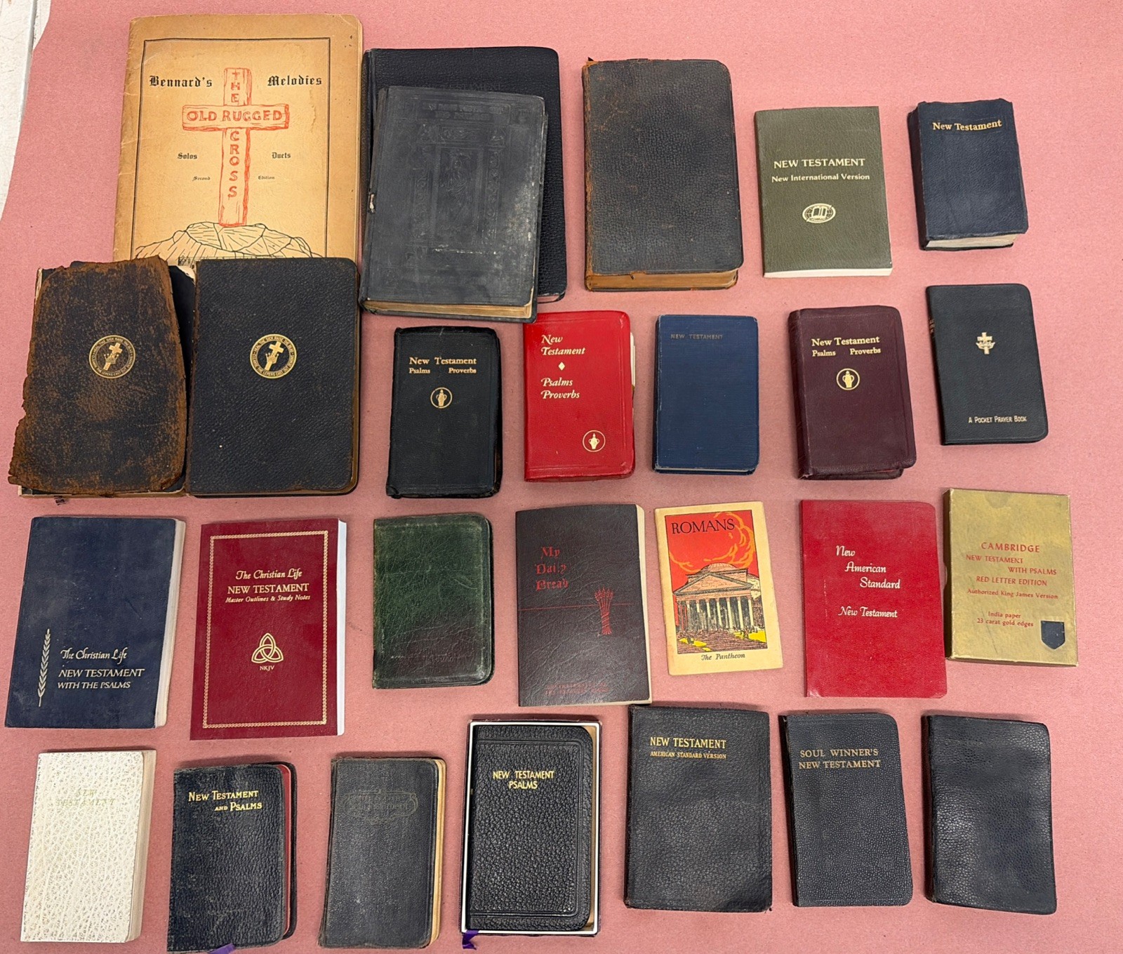Vintage Lot Of New Testament Pocket Bibles Religious Jesus - Lot of 25 1900-40’s Vintage Lot Of New Testament Pocket Bibles Religious Jesus - Lot of 25 1900-40’s