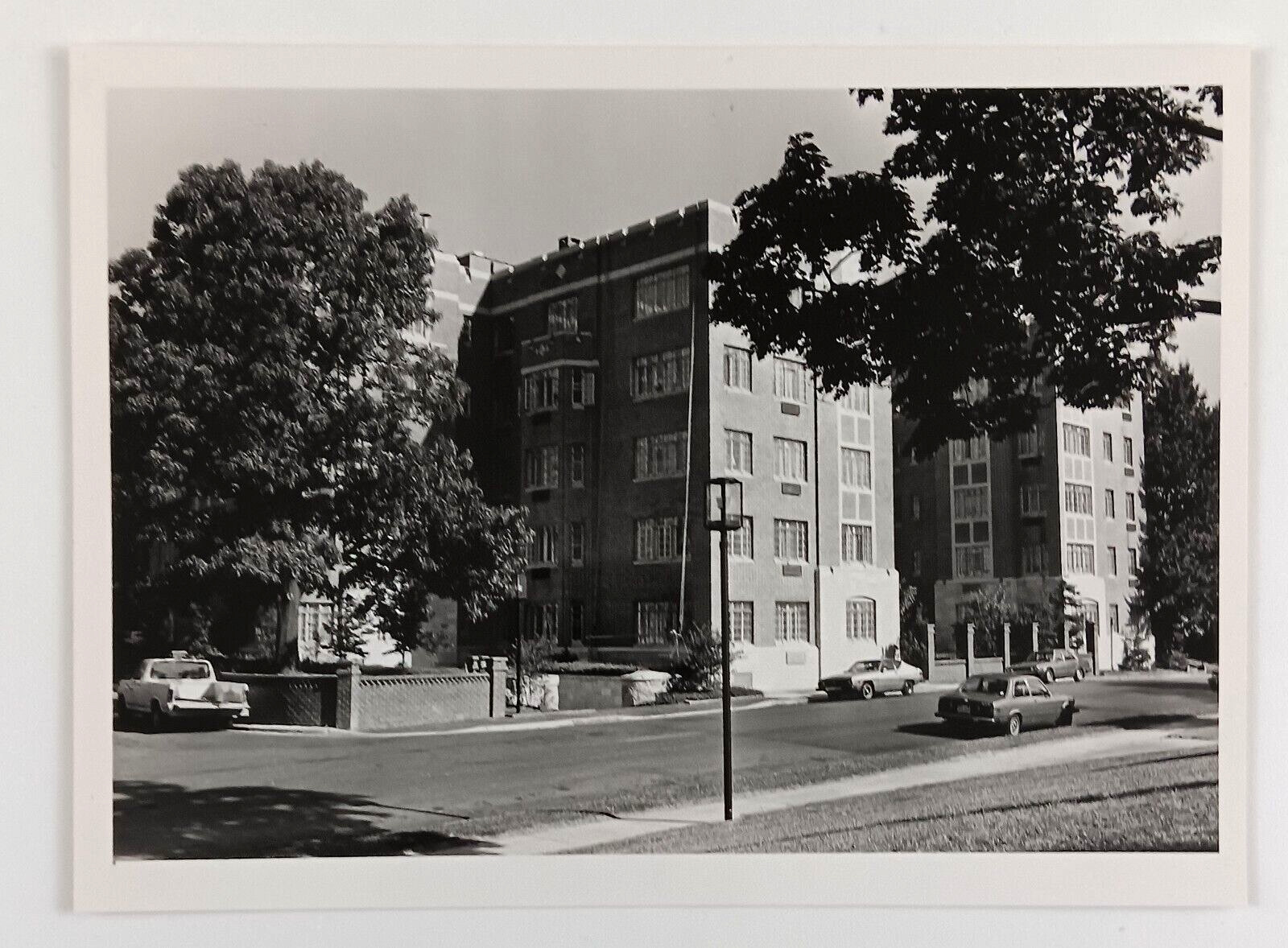 1983 Charlotte NC Fourth Ward Poplar Street Apartments Cars Vintage Press Photo