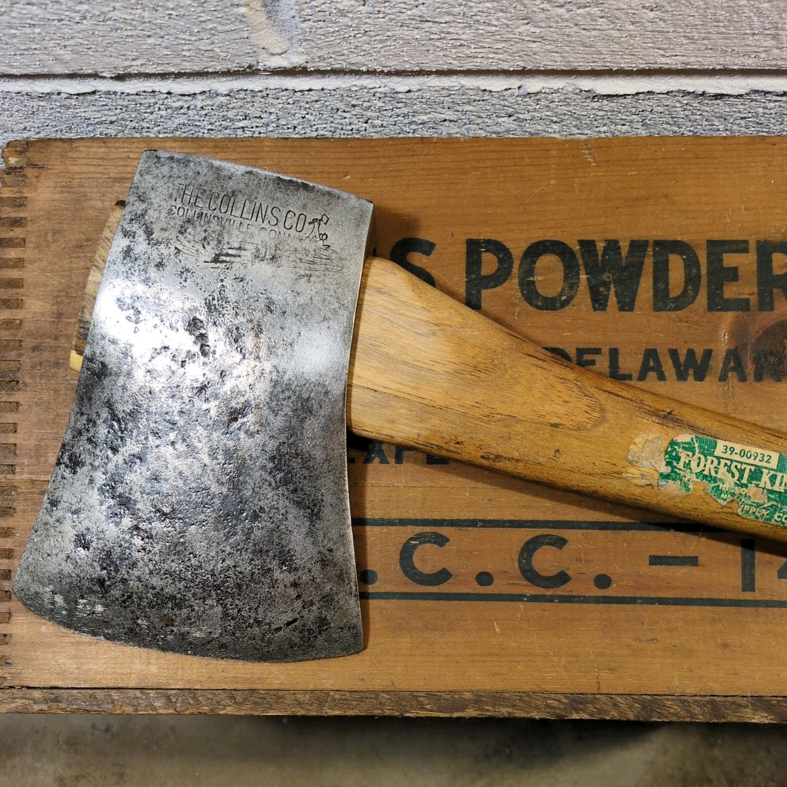 Vintage Restored Collins Legitimus 3.5 Lb. Connecticut Pattern Axe Vintage Restored Collins Legitimus 3.5 Lb. Connecticut Pattern Axe