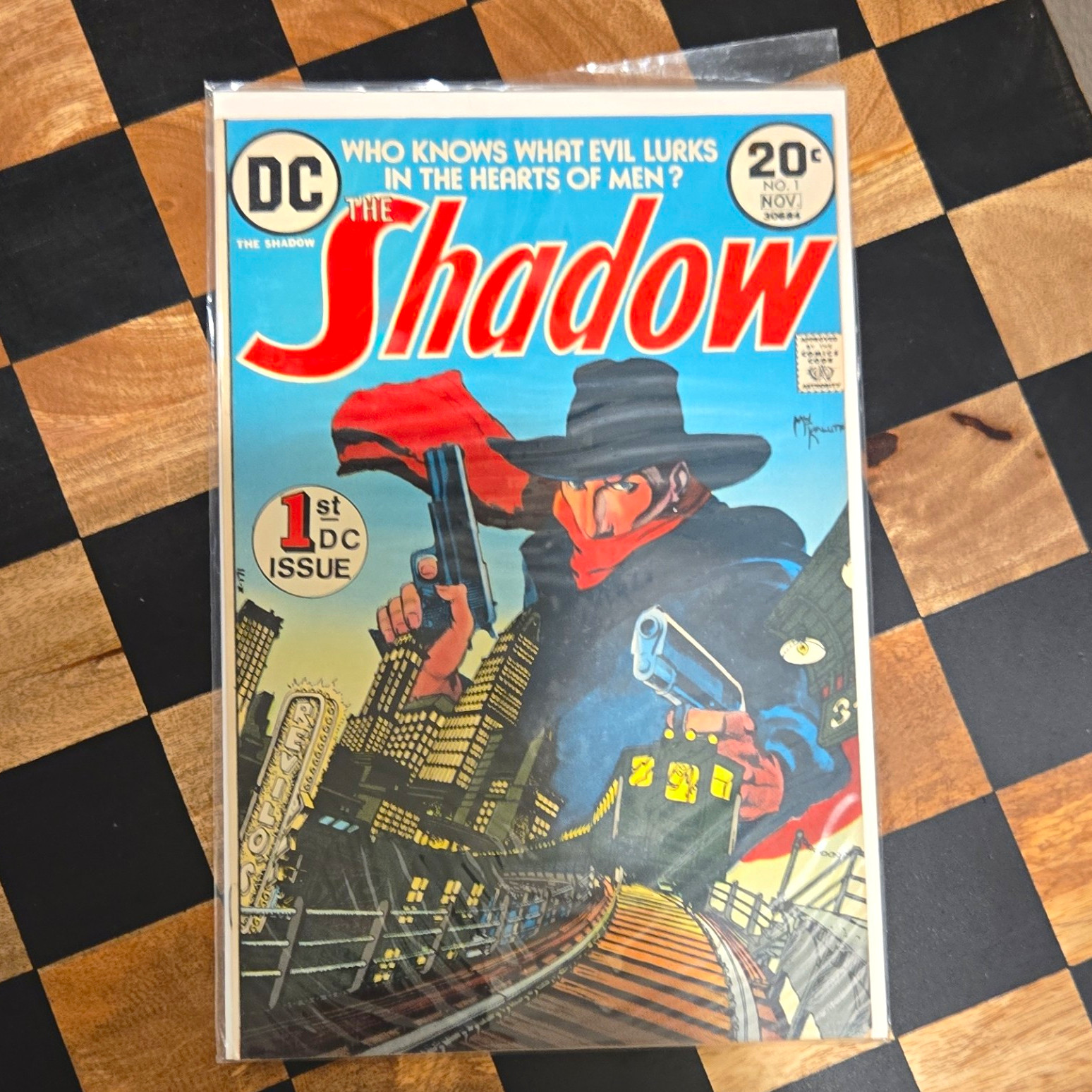 DC The Shadow #1 First Issue Bronze Age Color Single Issue 20¢ Cover Price DC The Shadow #1 First Issue Bronze Age Color Single Issue 20¢ Cover Price