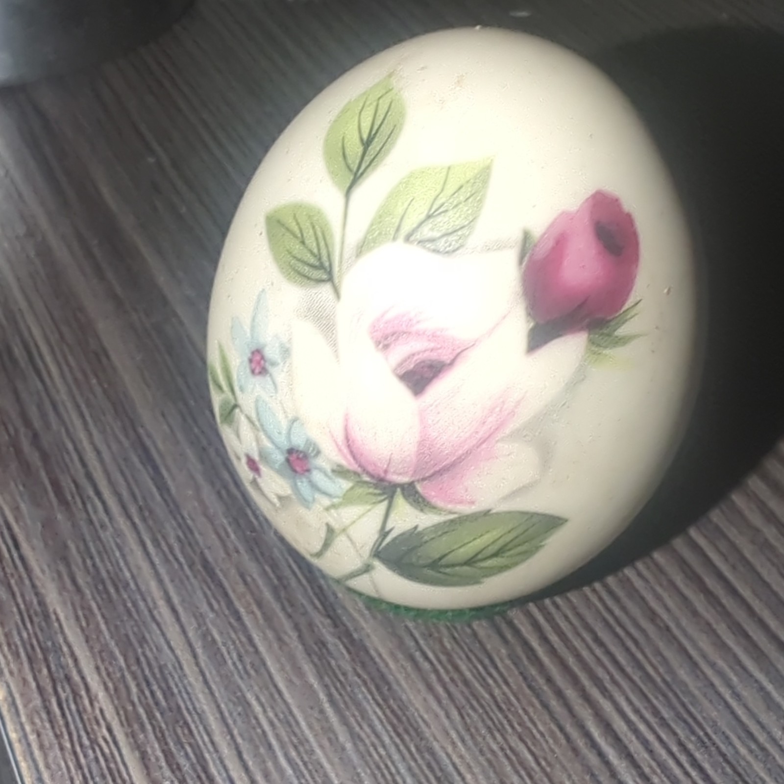 Vintage Pink Purple flower Flower Rose Painted Egg Paperweight Statue Decor