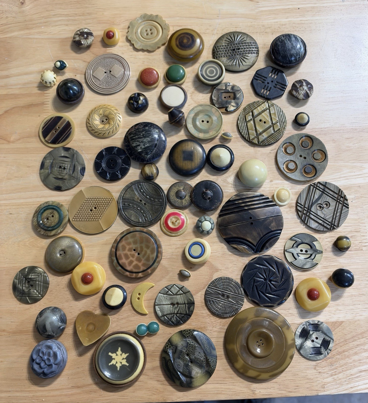Vintage Antique Button Lot Mixed Art Deco Early Plastic Celluloid Crafting 75+