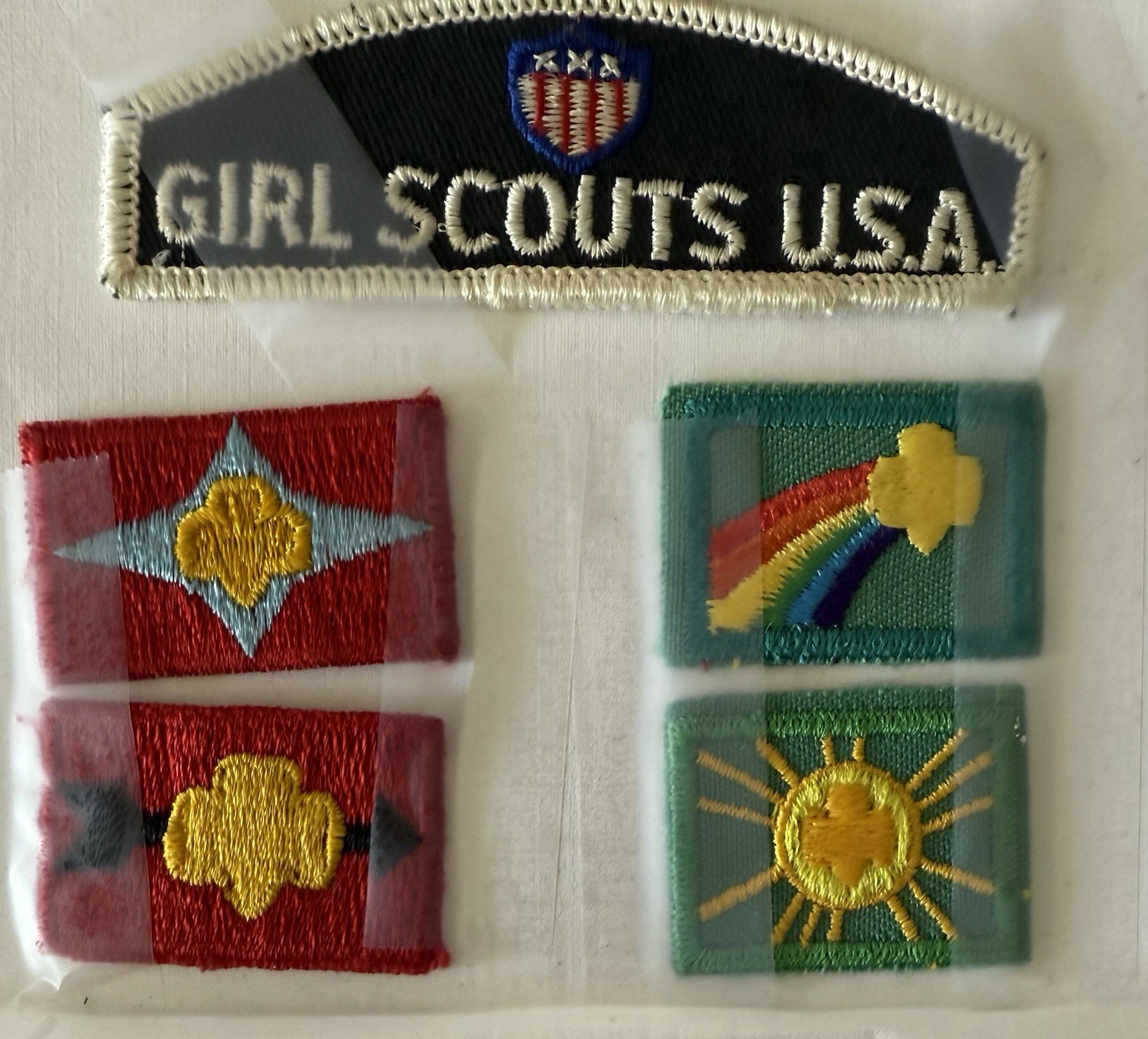 5 NEW VINTAGE 1980 CADETTE GIRL SCOUT-USA INSIGNIA-SIGNS-STAR-ARROW-RAINBOW-SUN 5 NEW VINTAGE 1980 CADETTE GIRL SCOUT-USA INSIGNIA-SIGNS-STAR-ARROW-RAINBOW-SUN