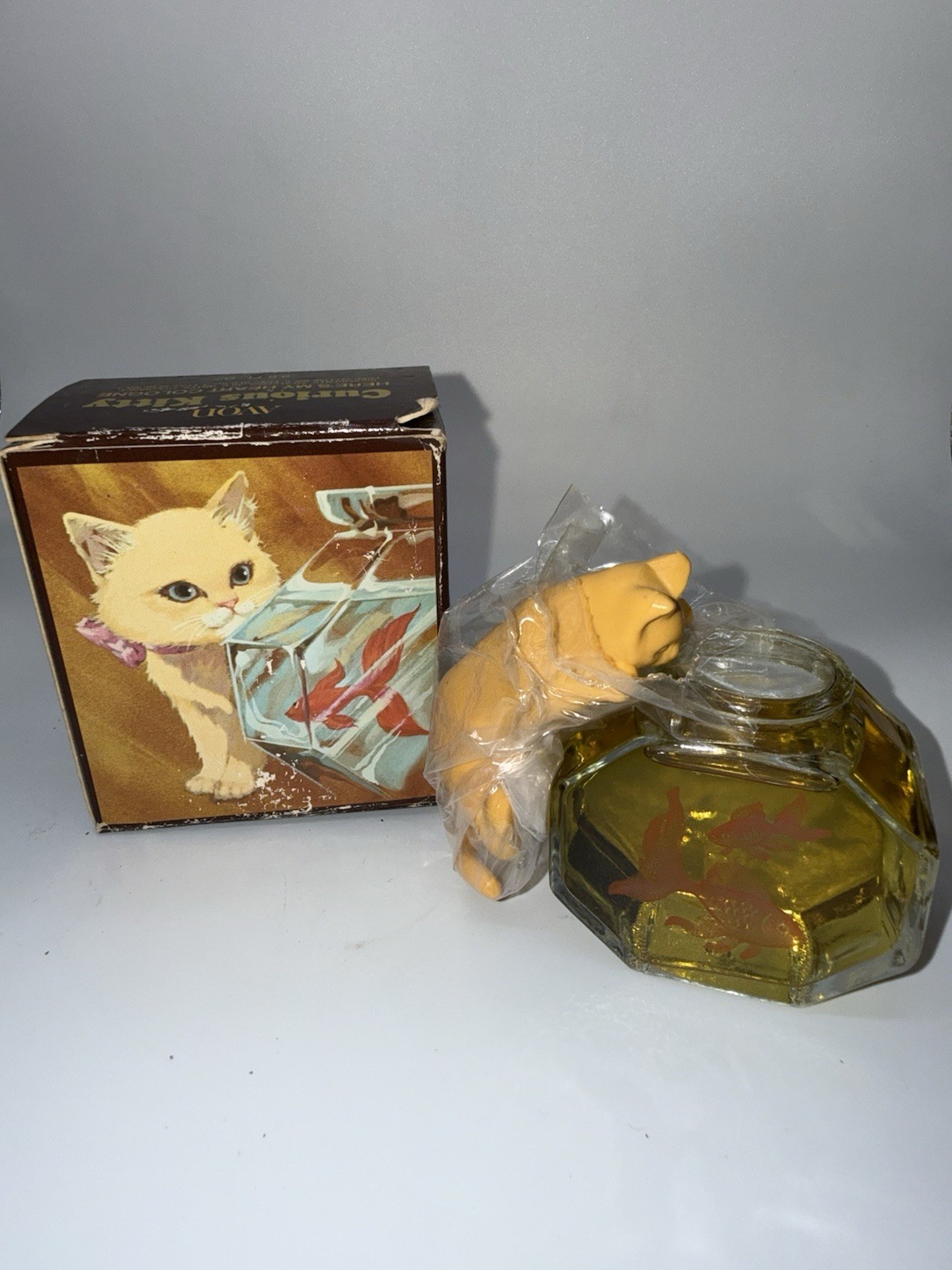 Vintage Avon Curious Kitty Here’s My Heart Cologne 2.5 Oz Full Box Cat Fishbowl