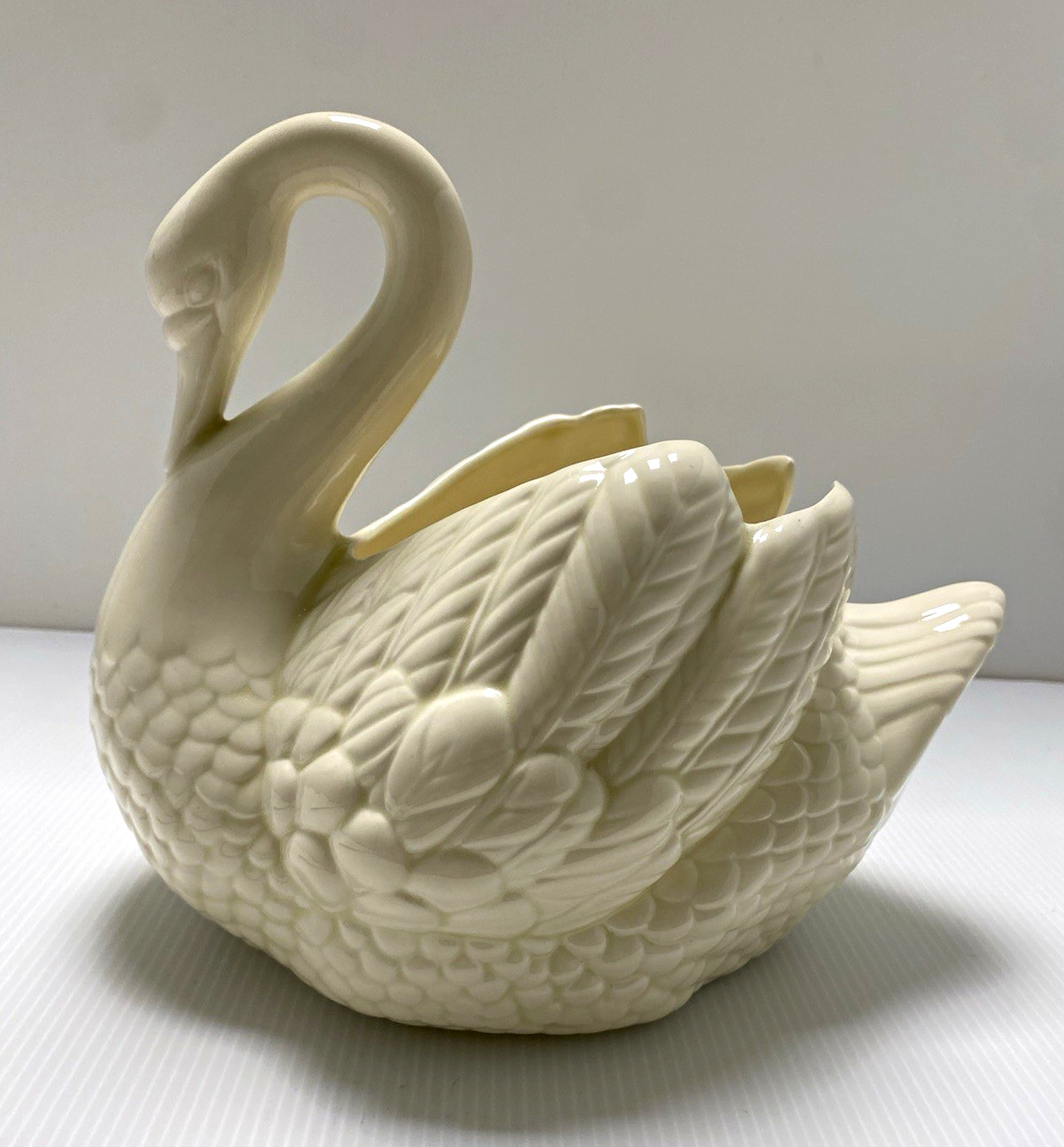 VINTAGE Holland Mold White Ceramic Swan Planter 1983 Signed Marge Glossy 3D￼