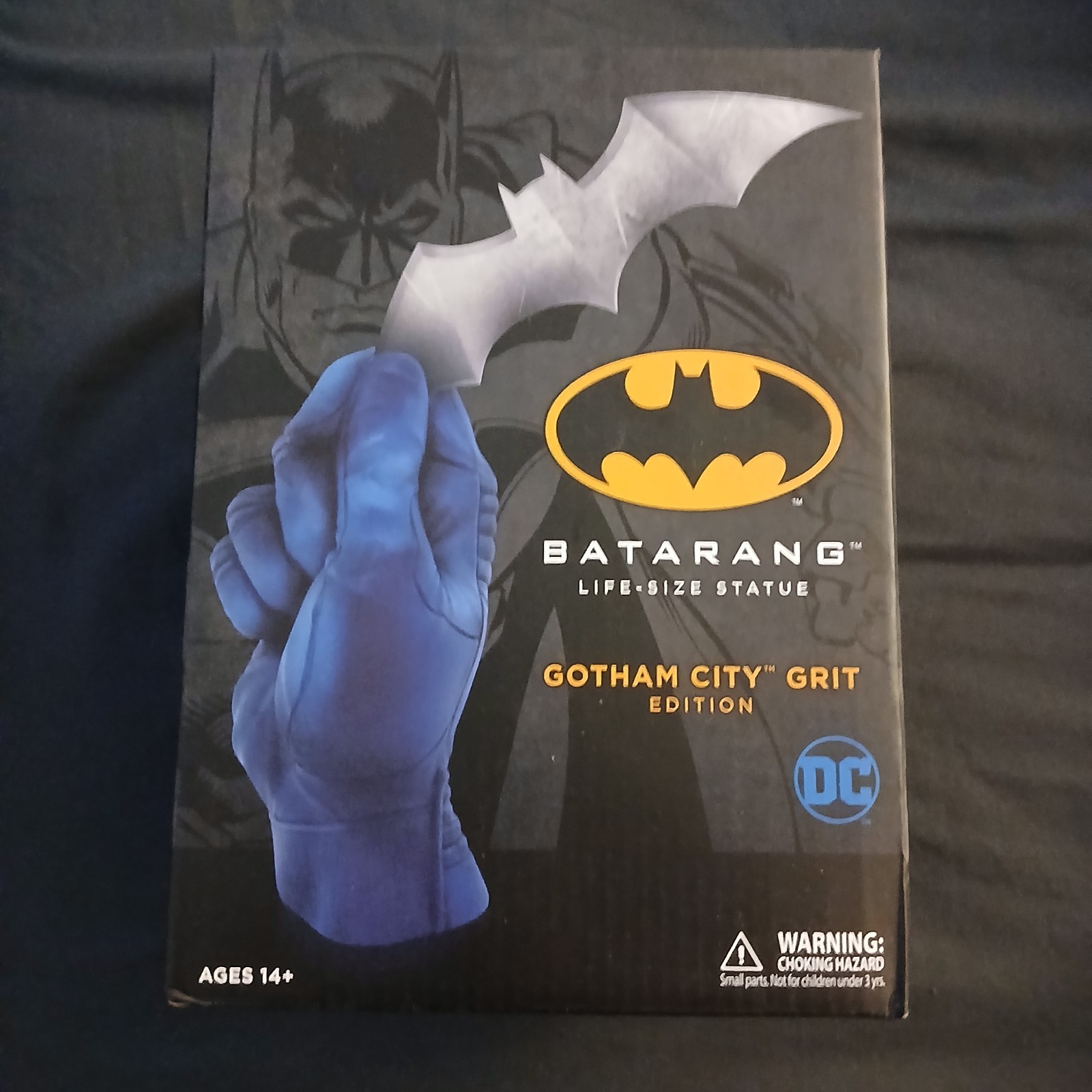 DC CRYPTOZOIC ENTERTAINMENT Batman Batarang Statue Gotham Grit New Sealed - NIB DC CRYPTOZOIC ENTERTAINMENT Batman Batarang Statue Gotham Grit New Sealed - NIB