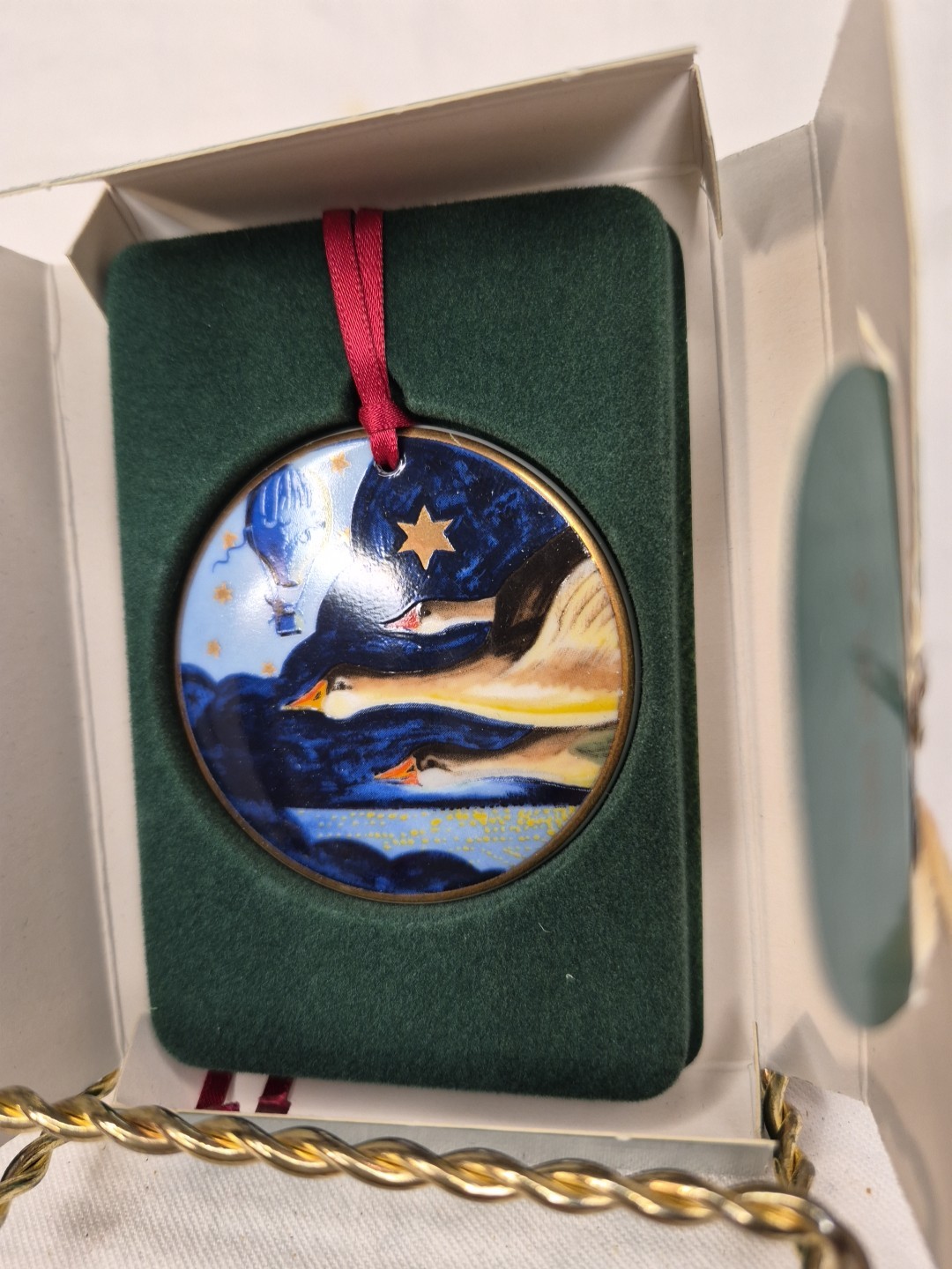 Bing And Grondahl Christmas Around The World Porcelain Christmas Ornament 1999 Bing And Grondahl Christmas Around The World Porcelain Christmas Ornament 1999