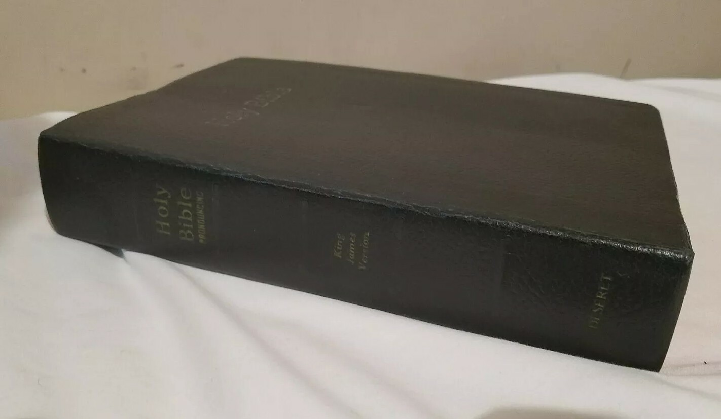Vintage 1976 The Holy Bible Self-Pronouncing Edition King James Version Deseret Vintage 1976 The Holy Bible Self-Pronouncing Edition King James Version Deseret