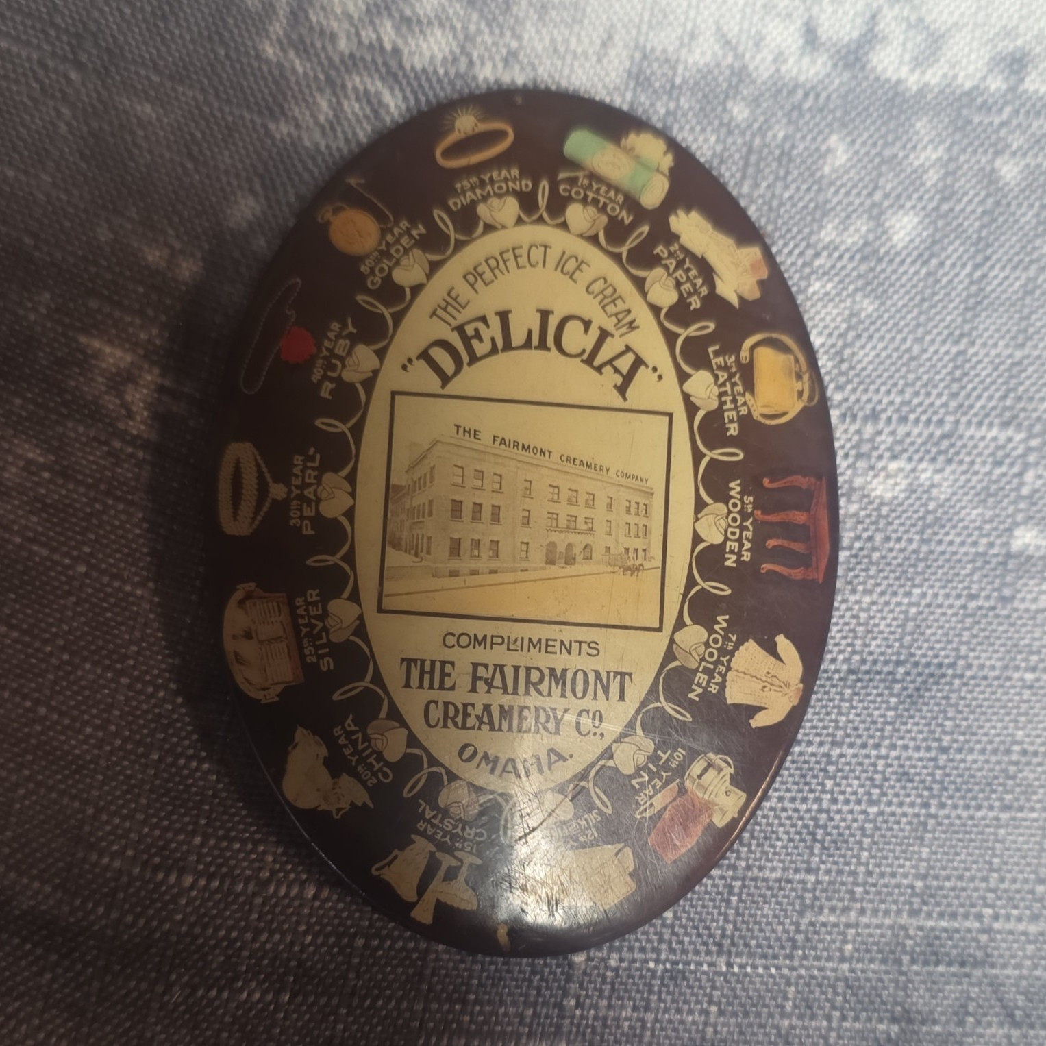 Delicia Oval Pocket Mirror - The Fairmont Creamery Co. Omaha Advertising Delicia Oval Pocket Mirror - The Fairmont Creamery Co. Omaha Advertising