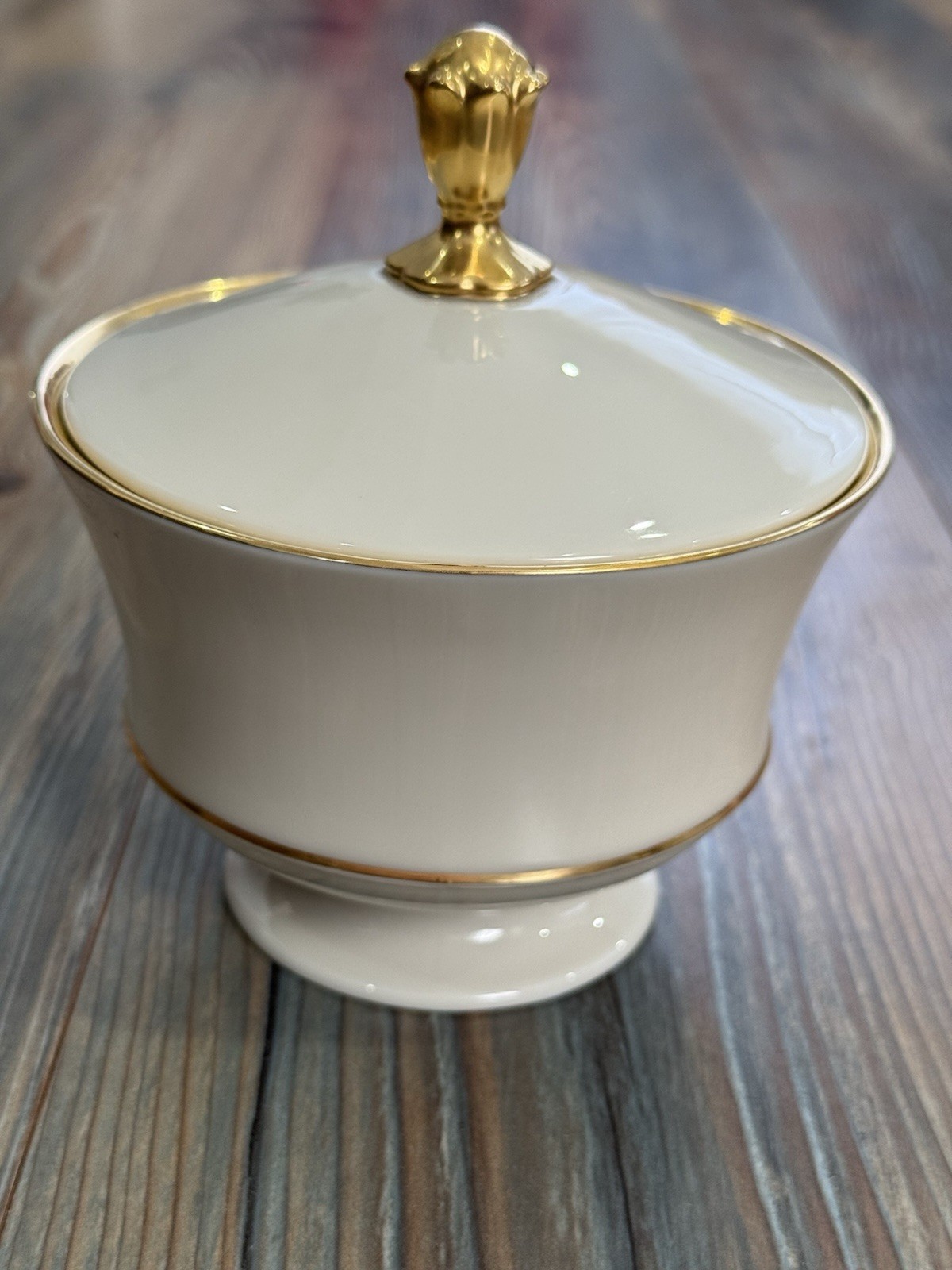 Lenox Lidded Candy Jar with Gold Inlays 6.5”