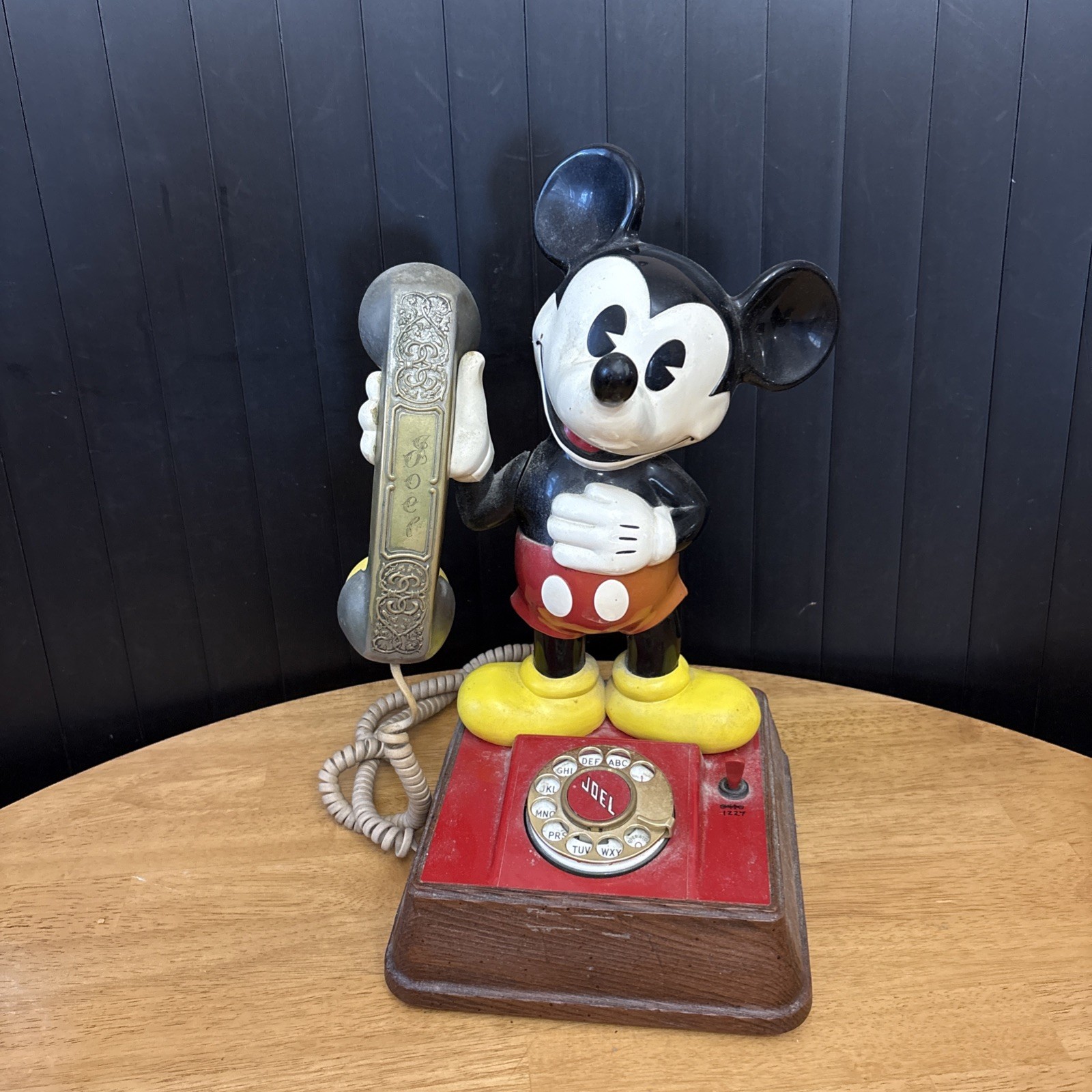 Vintage 1976 - Walt Disney - Mickey Mouse Rotary Telephone Vintage 1976 - Walt Disney - Mickey Mouse Rotary Telephone