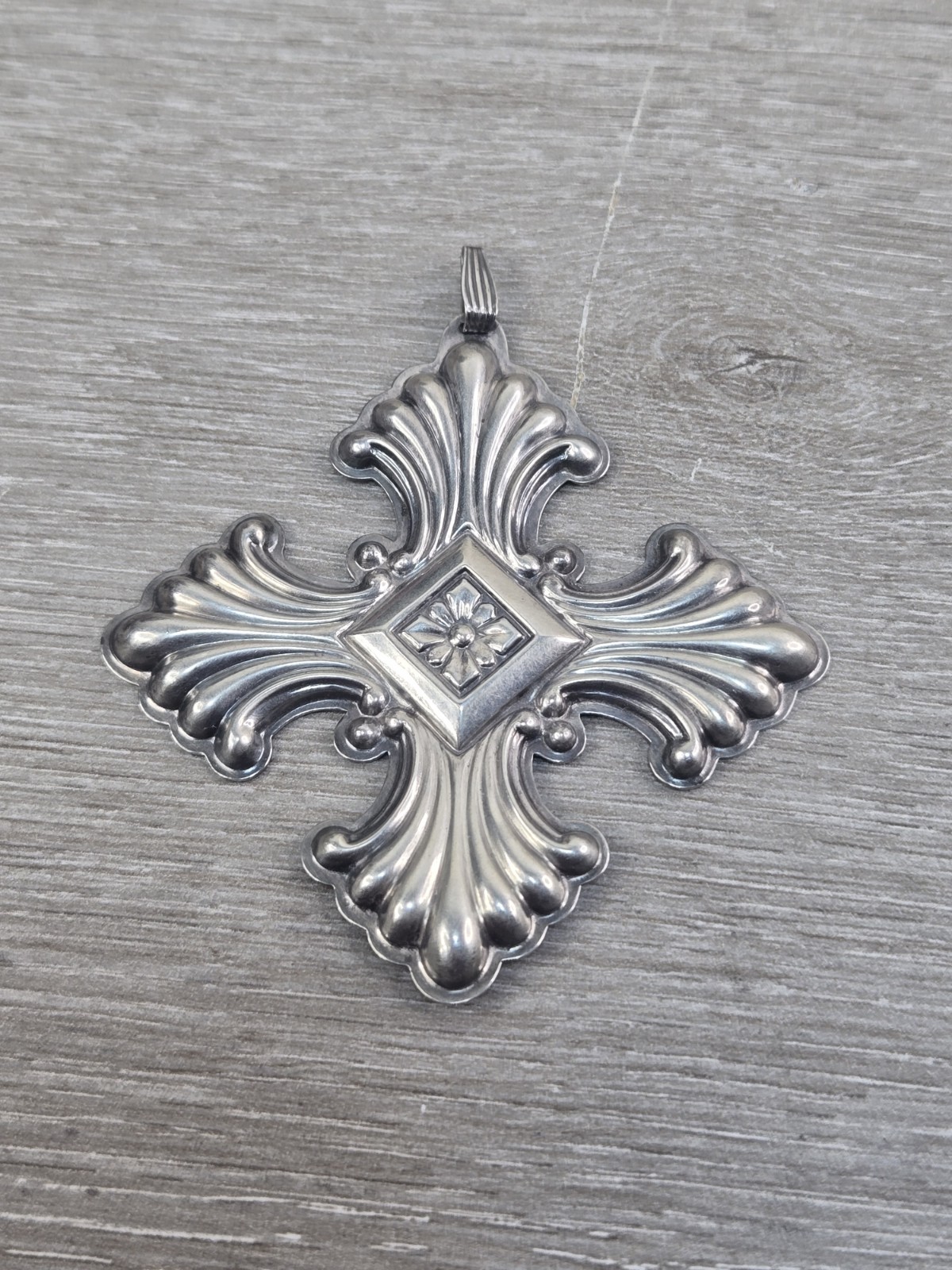 Vintage 1973 Sterling Silver Reed & Barton Christmas Cross Pendant Ornament