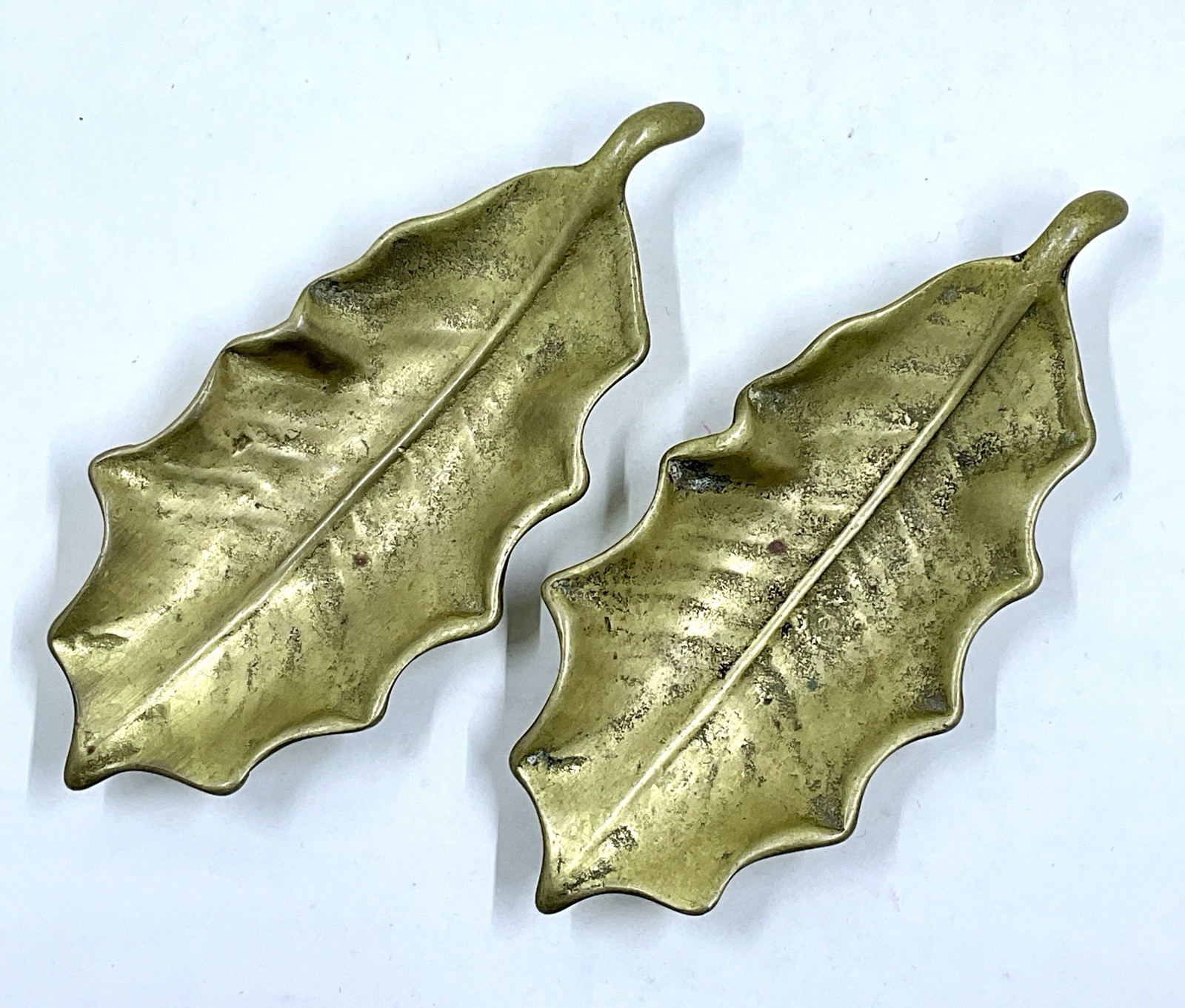 MCM Vintage 1948 Virginia Metalcrafters Pair Brass Holly Trinket Dishes Embossed