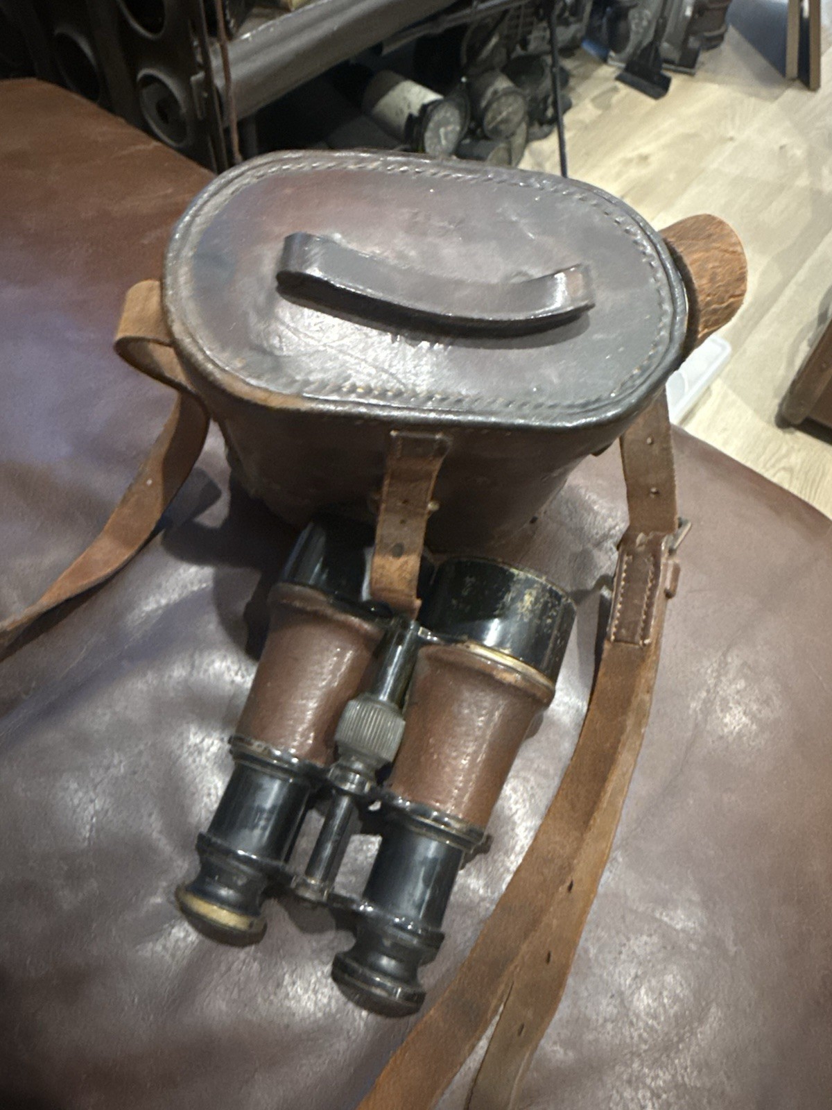 WWI 1917 British Military Binoculars Mk V Special Broad Arrow Leather Case Strap