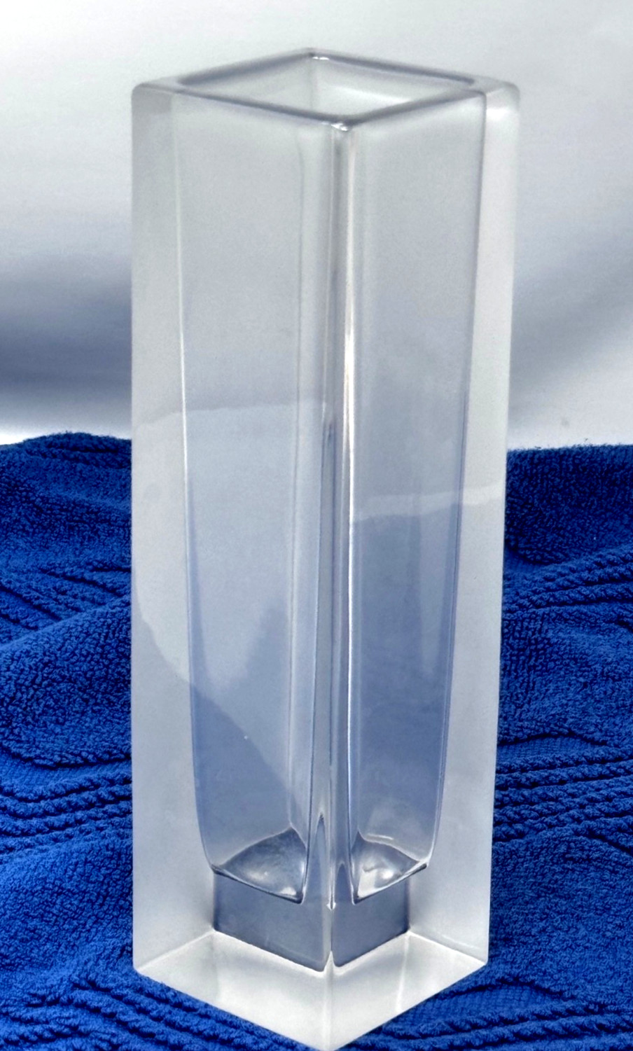 Vera Wang Wedgewood Illusion Posy Heavy Crystal VASE 8\ Vera Wang Wedgewood Illusion Posy Heavy Crystal VASE 8\