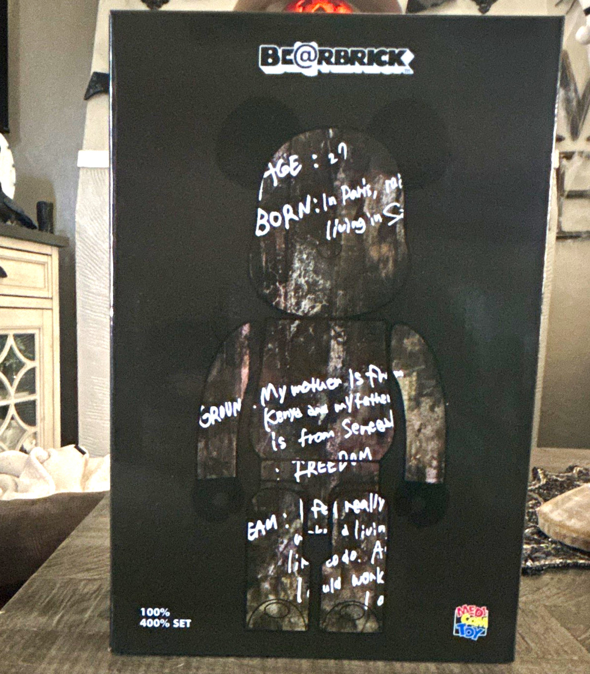 Medicom Toy BE@RBRICK BLACK Scandal Forward Fashion 100% & 400% Set Black (NIB) Medicom Toy BE@RBRICK BLACK Scandal Forward Fashion 100% & 400% Set Black (NIB)