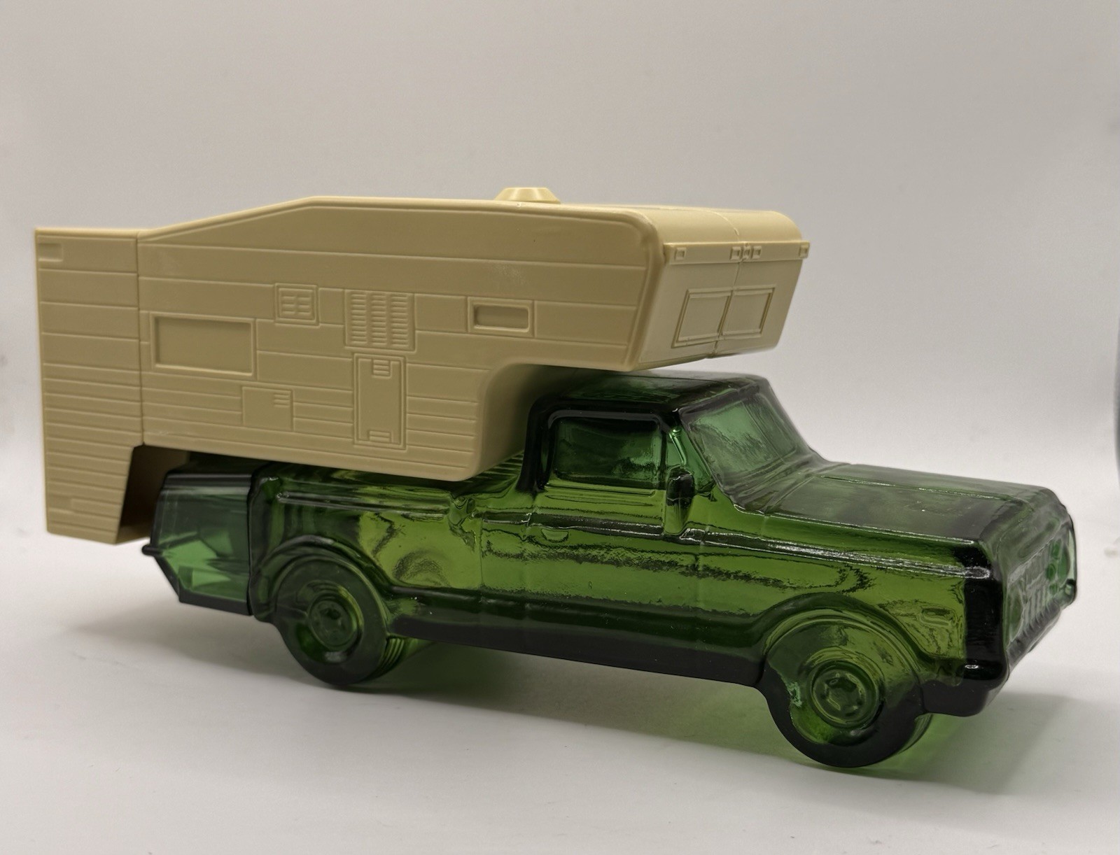 Vintage Avon Pickup Truck Camper Oland Talc 4 oz Green Glass Decanter Bottle Ful Vintage Avon Pickup Truck Camper Oland Talc 4 oz Green Glass Decanter Bottle Ful