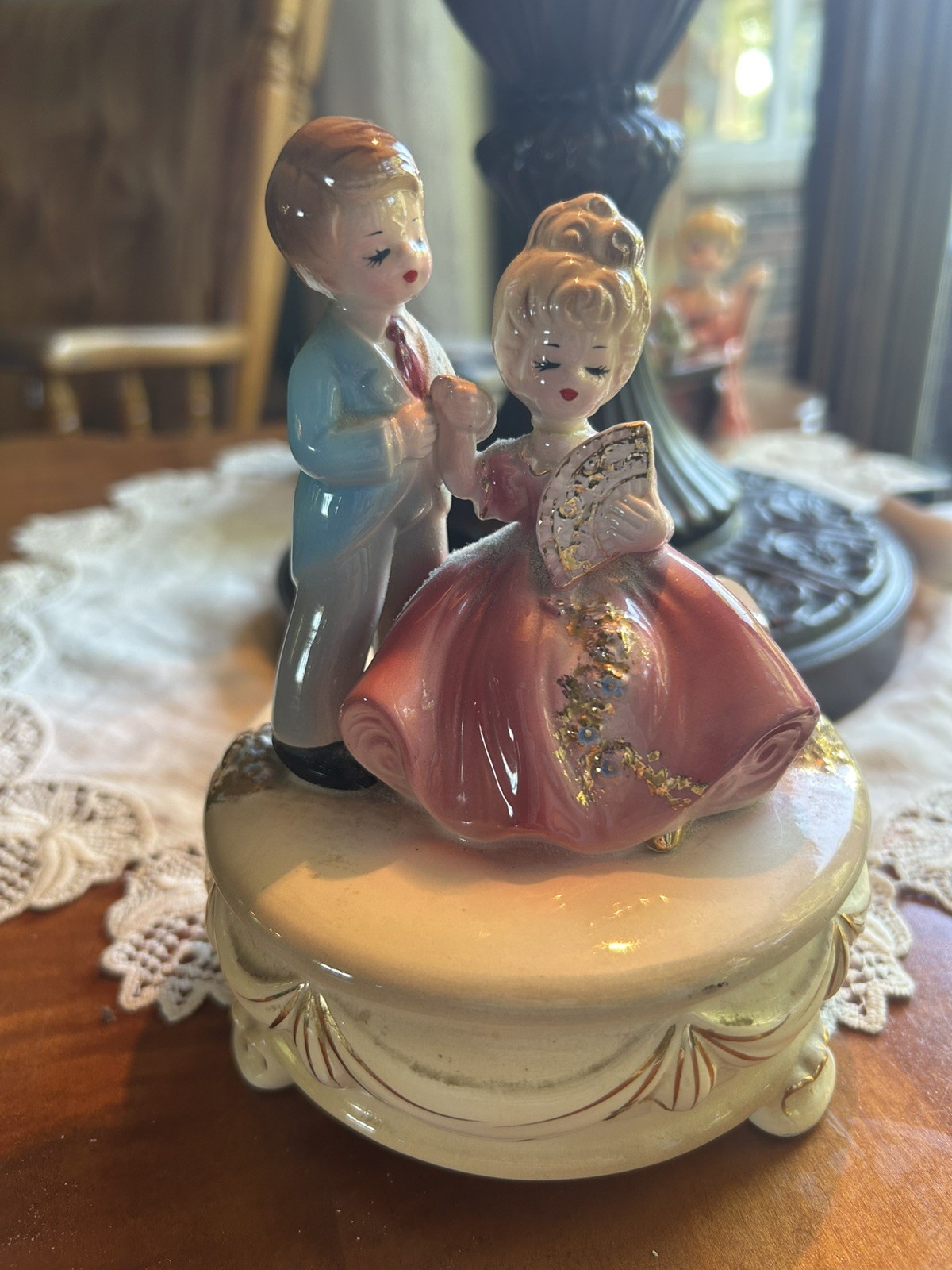 Vintage Josef Originals Music Box, Girl Pink Dress,boy blue jacket. Works Vintage Josef Originals Music Box, Girl Pink Dress,boy blue jacket. Works