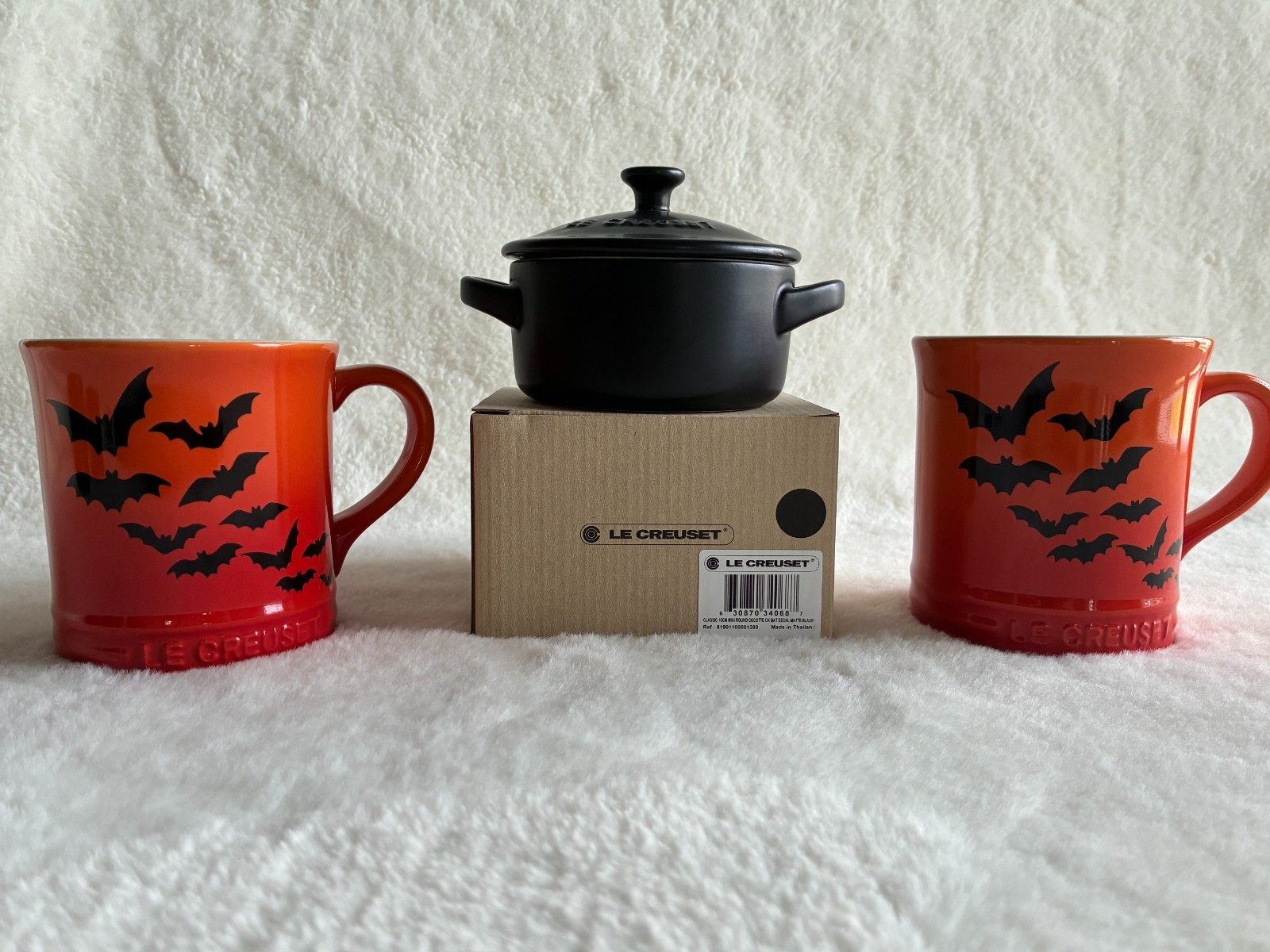 LE CREUSET Set Halloween Bat Flame 14 Oz Mugs with Bat Cocotte  NEW