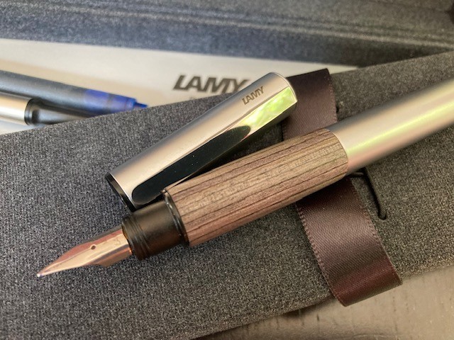 Lamy Accent Fountain Pen in Aluminum Grey with Wood (Broad) Brand New w/Box Lamy Accent Fountain Pen in Aluminum Grey with Wood (Broad) Brand New w/Box