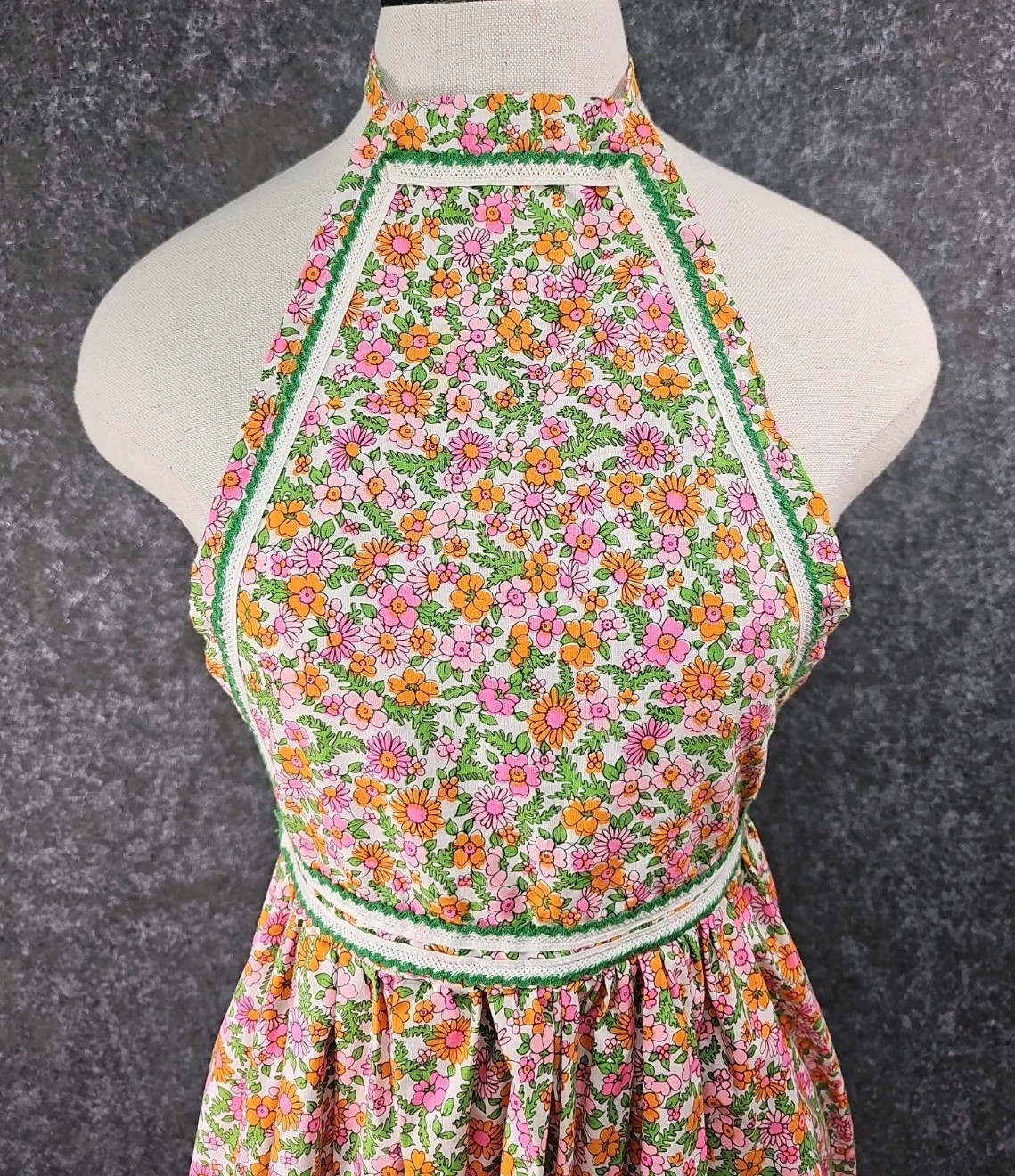 Vintage 70s Flower Power, Floral Bib Apron, Pink Orange Green, Tie Waist & Neck Vintage 70s Flower Power, Floral Bib Apron, Pink Orange Green, Tie Waist & Neck