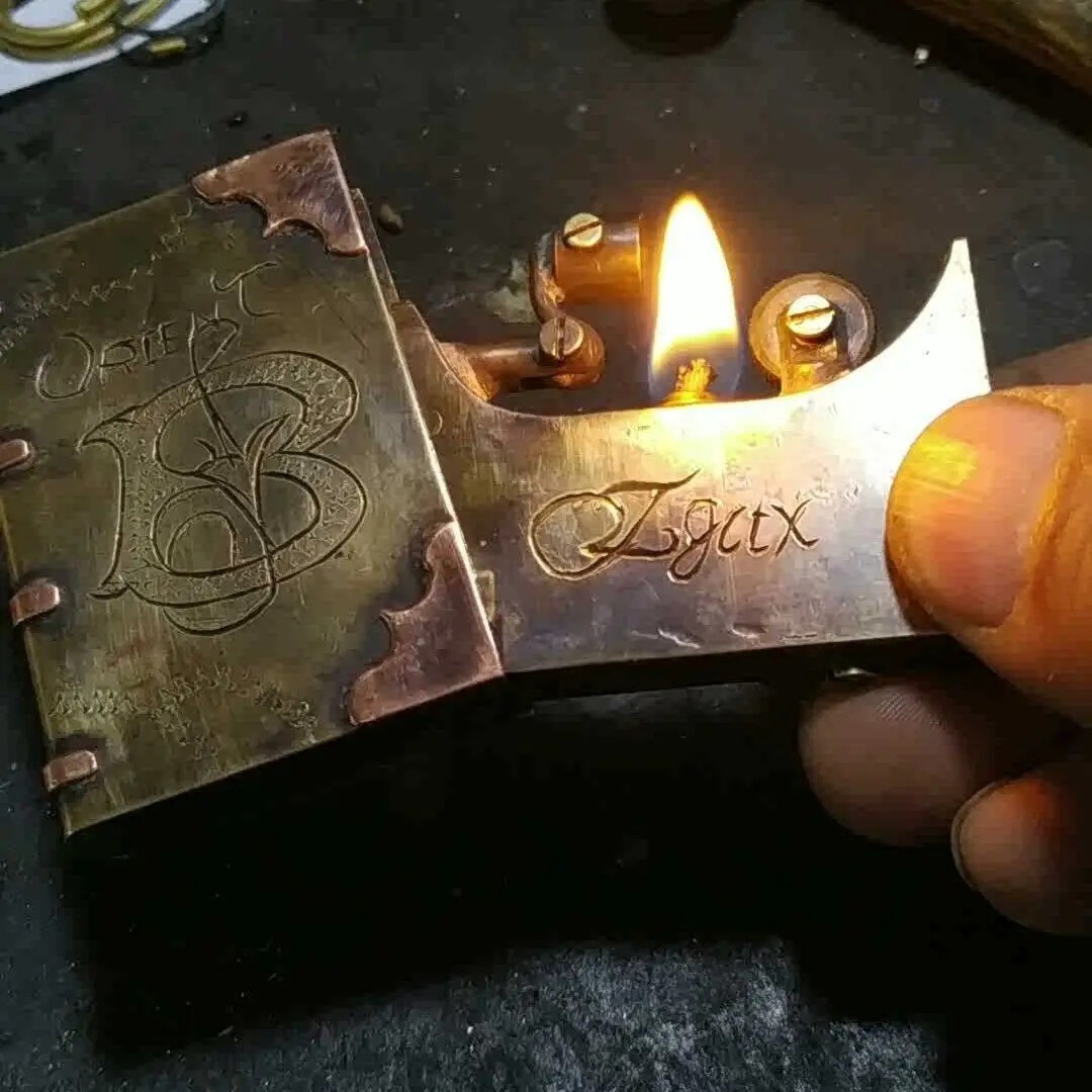 WWI Folding Trench Retro Copper Handmade Oil Lighter Vintage Lighter Collectible WWI Folding Trench Retro Copper Handmade Oil Lighter Vintage Lighter Collectible