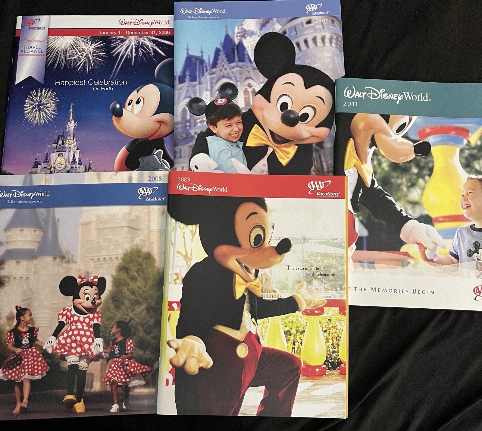 Lot 6 AAA Walt Disney World Vacation Planning Books 2005-2009 2011