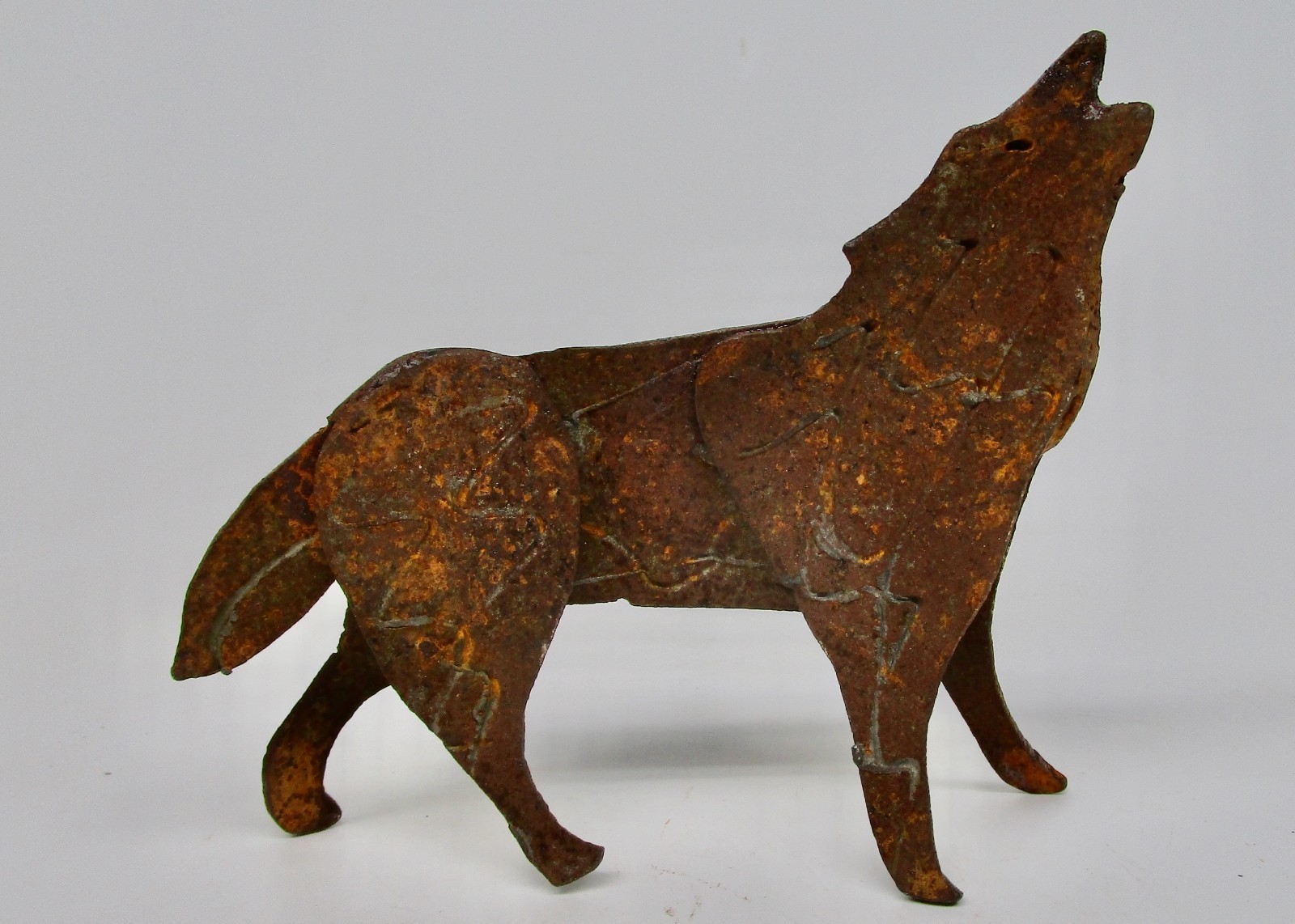 Metal rustic howling wolf coyote sculpture figurine Southwestern abstract rust