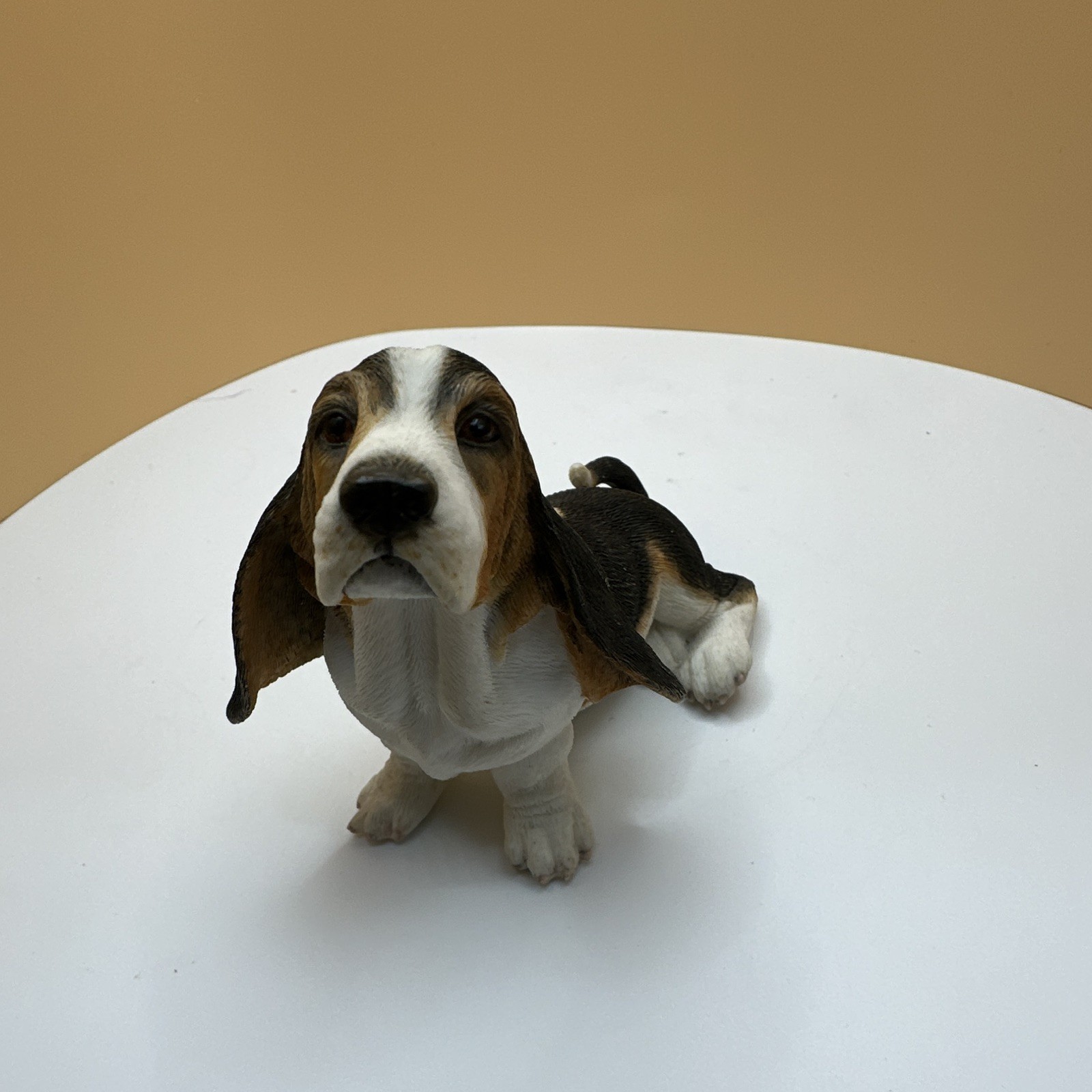 Country Artists Basset Hound Puppy Sitting Dog Figurine #04919