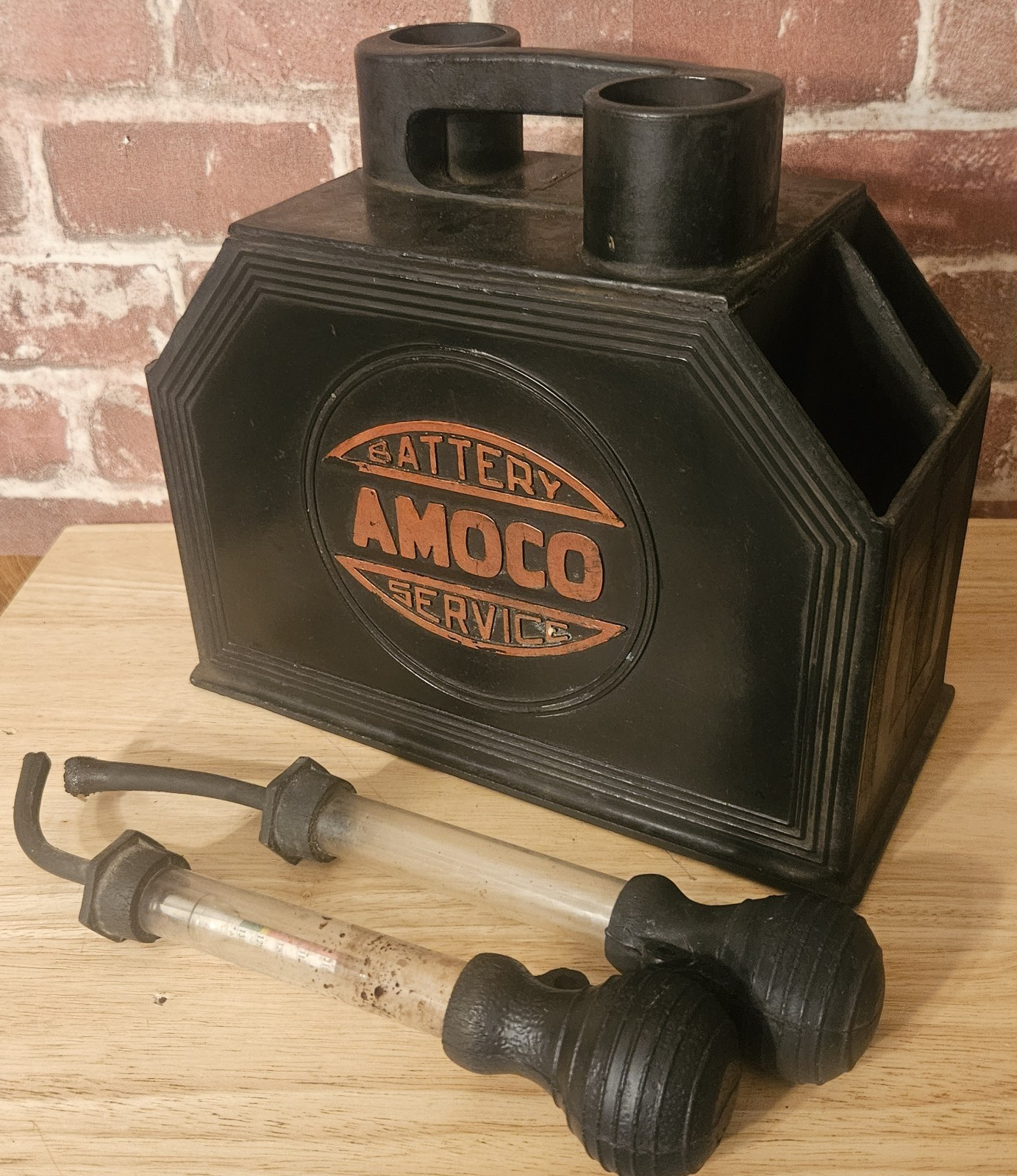 VINTAGE AMOCO BATTERY SERVICE KIT TOOLBOX HARD RUBBER VINTAGE AMOCO BATTERY SERVICE KIT TOOLBOX HARD RUBBER