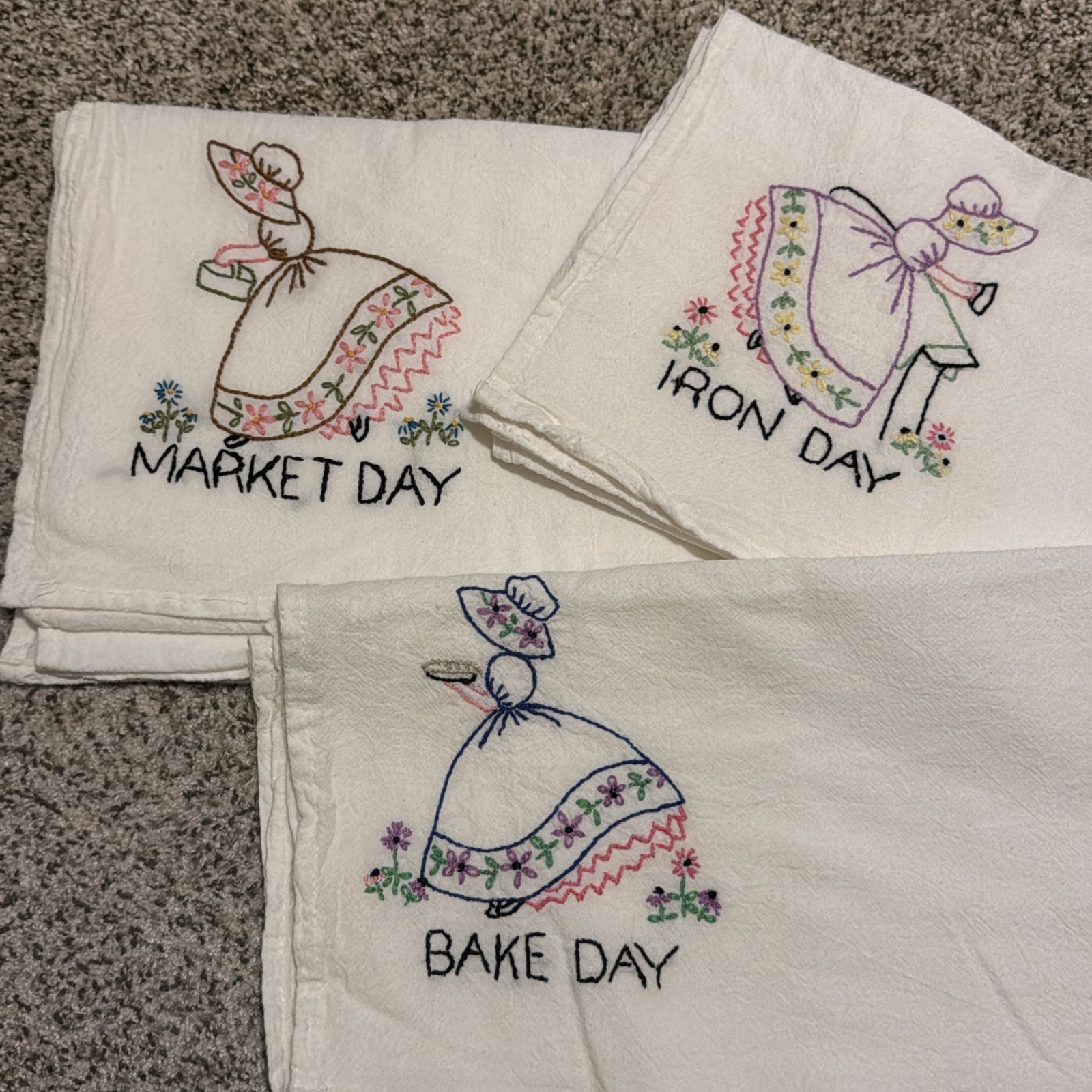 Set 3 Vtg Kitchen Dish Towels Market, Bake, Iron Cotton Embroidered Floral/Dishe