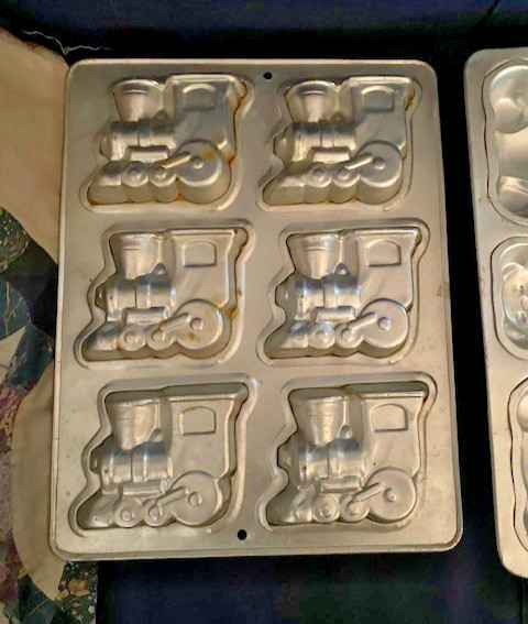 Vintage 1993 Wilton LOCOMOTIVES TRAIN Cake Pan 6 MOLD  Jello Treats