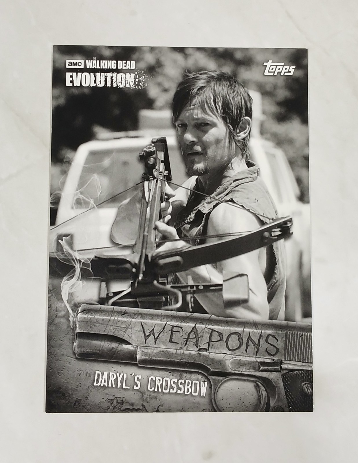 2017 Topps The Walking Dead Evolution Daryl Dixon /10 Weapons Crossbow