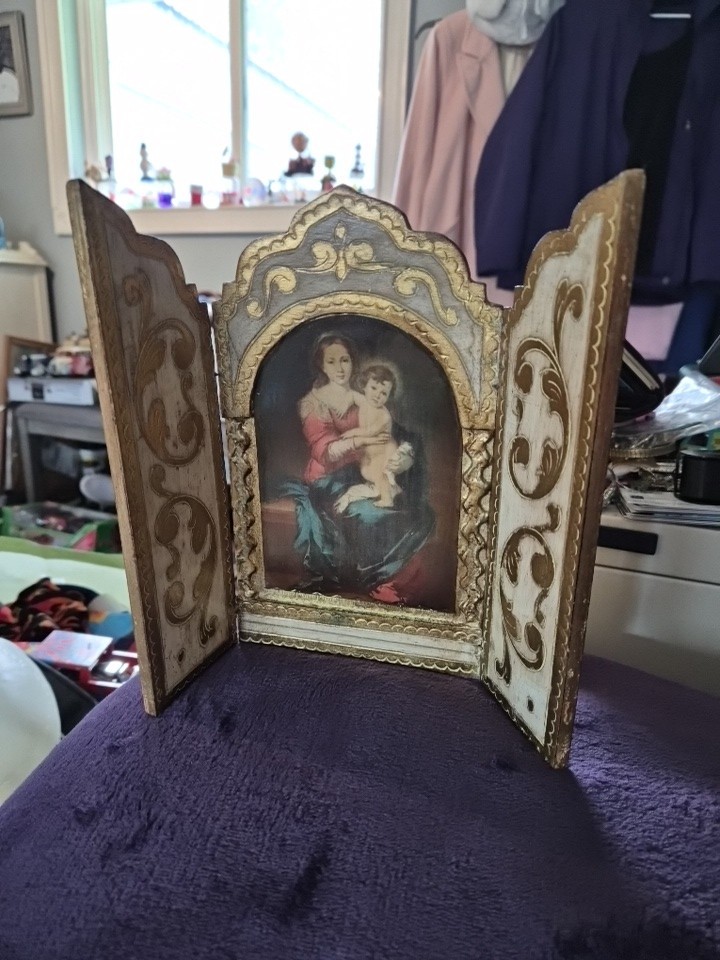 Florentine Gilt Triptych Icon Vintage Central Print Of Madonna And The Child Florentine Gilt Triptych Icon Vintage Central Print Of Madonna And The Child