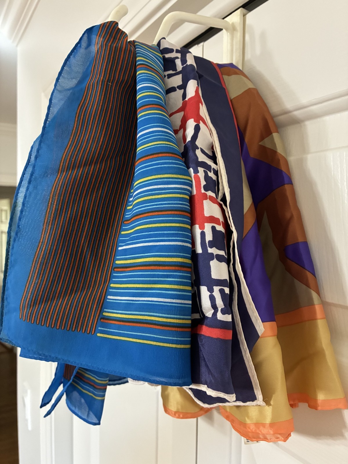 3 vintage geometric design scarves, Totes rain and 2 with no tag, 25\ 3 vintage geometric design scarves, Totes rain and 2 with no tag, 25\