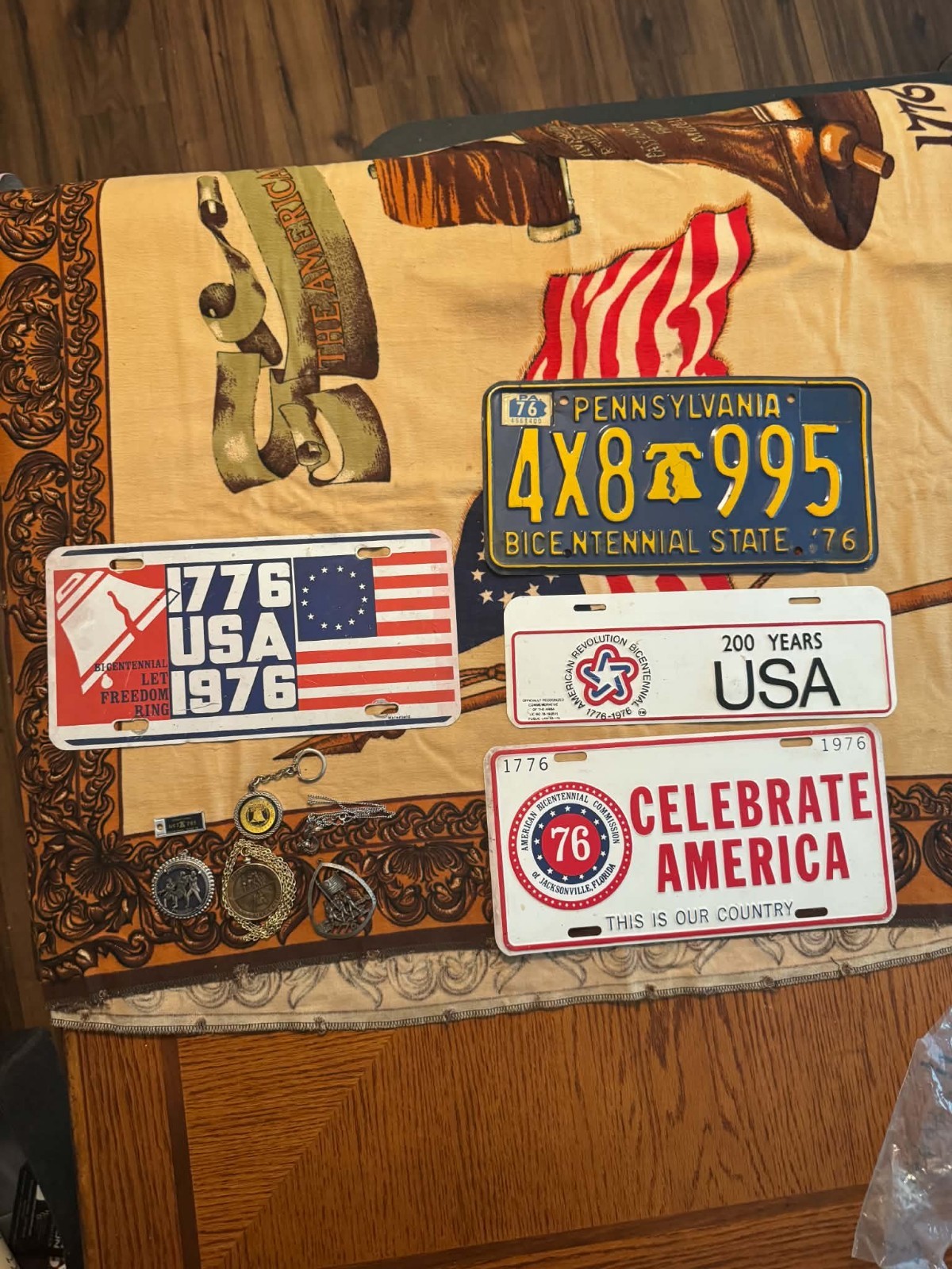 Vintage 1976 US Bicentennial 11pc Lot Lic Plates Tapestry Jewelry Liberty Bell