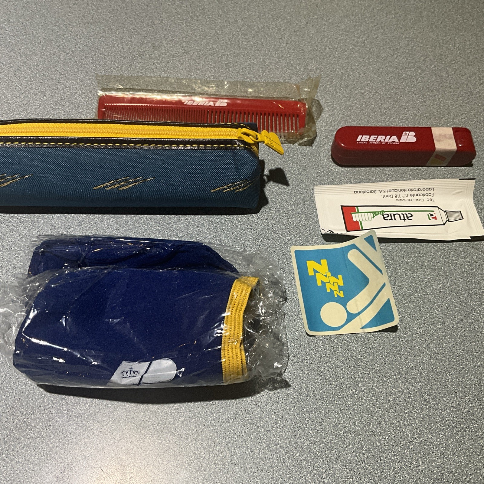 RARE 1970s Iberia Airline Amenity Kit Toiletrie set NEW UNUSED FREE SH