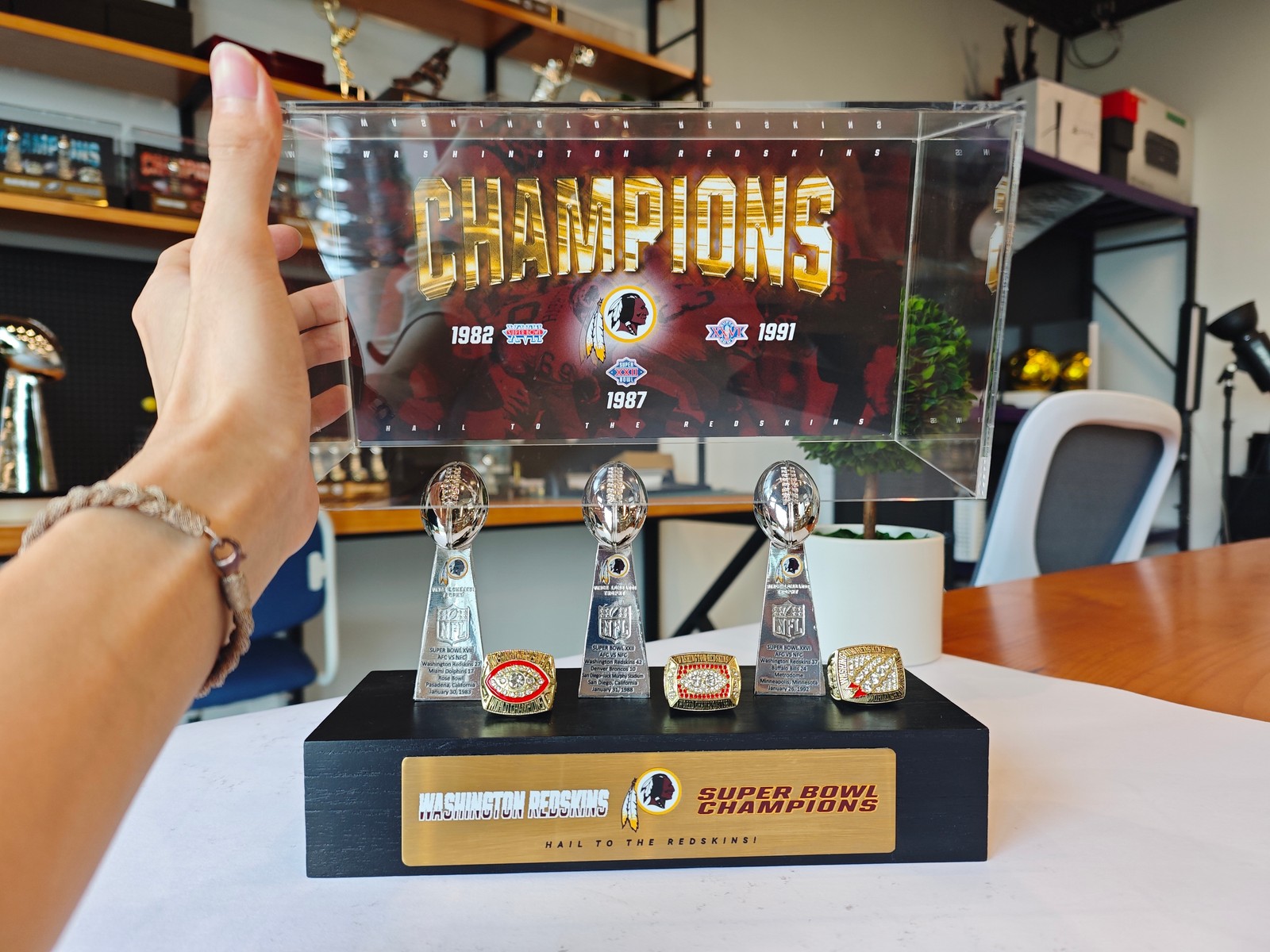 Washington Redskins Super Bowl Ring Trophy Display Case Championship Collection
