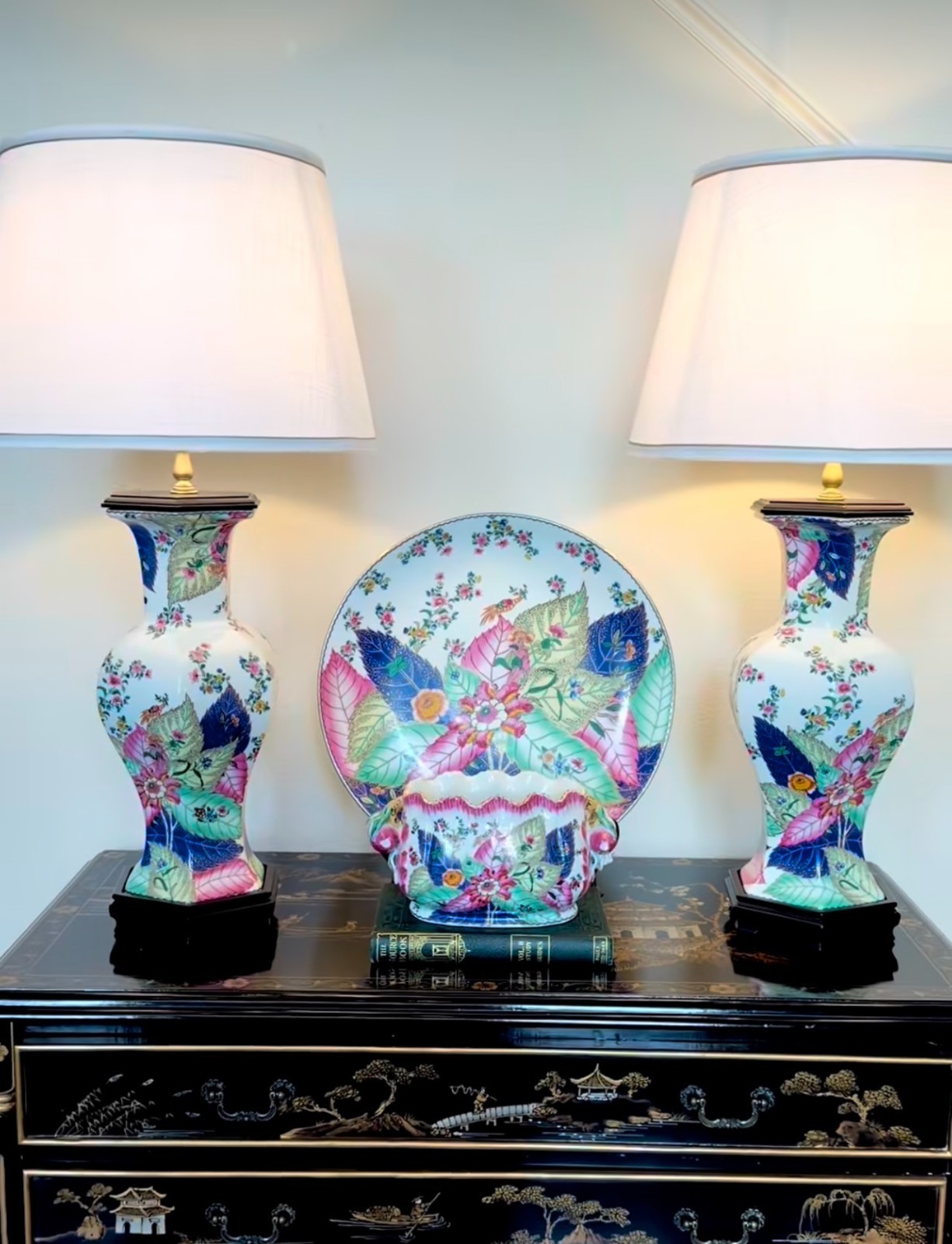 Vintage Pair Custom United Wilson 1897 JUWC Tobacco Leaf Lamps Vintage Pair Custom United Wilson 1897 JUWC Tobacco Leaf Lamps
