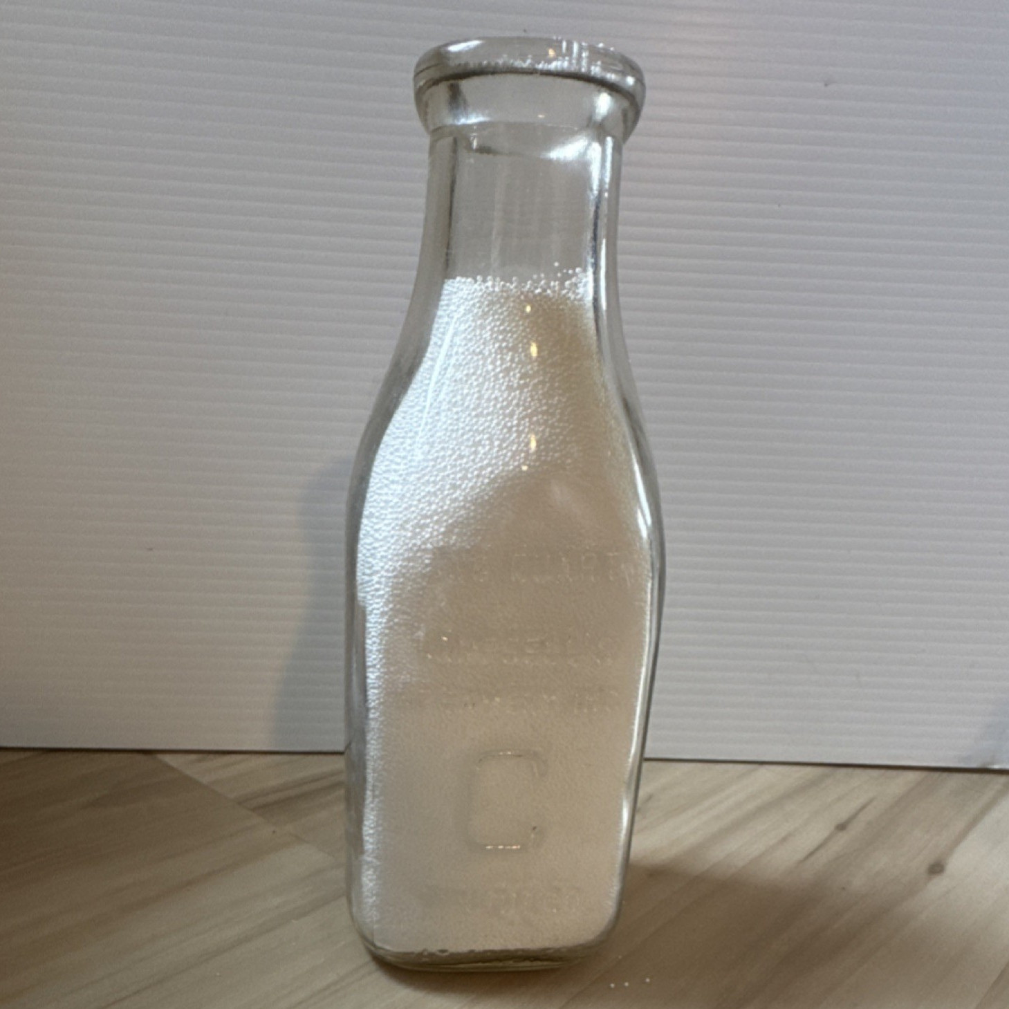 Dairyland\'s Best Dairy Advertising Bottle Clear Red \