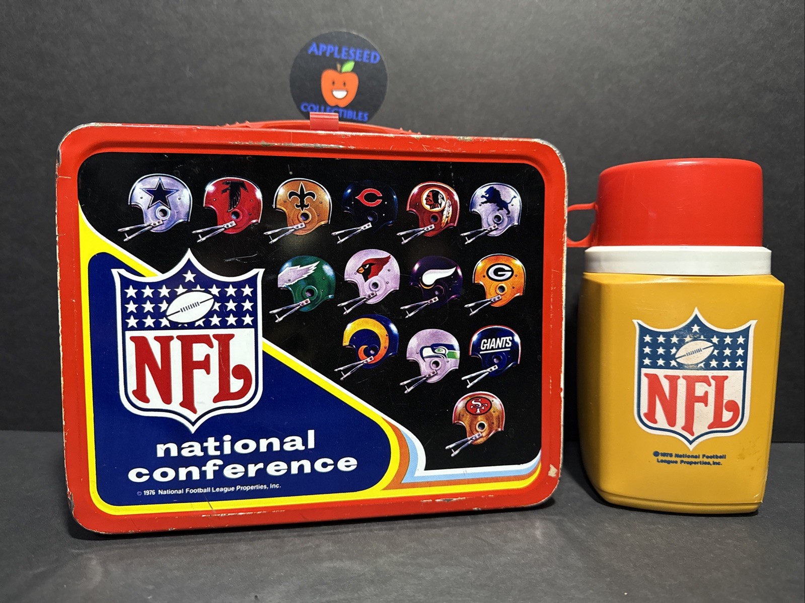 VINTAGE 1976 NFL LUNCHBOX AND THERMOS 🤩