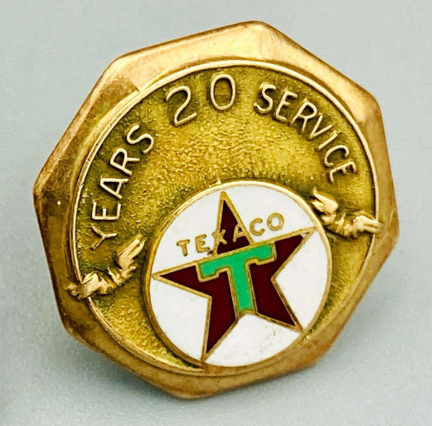 Vintage Texaco 20 Year Service Pin 14K Gold Enamel Robbins Screw Back Gas Oil Vintage Texaco 20 Year Service Pin 14K Gold Enamel Robbins Screw Back Gas Oil